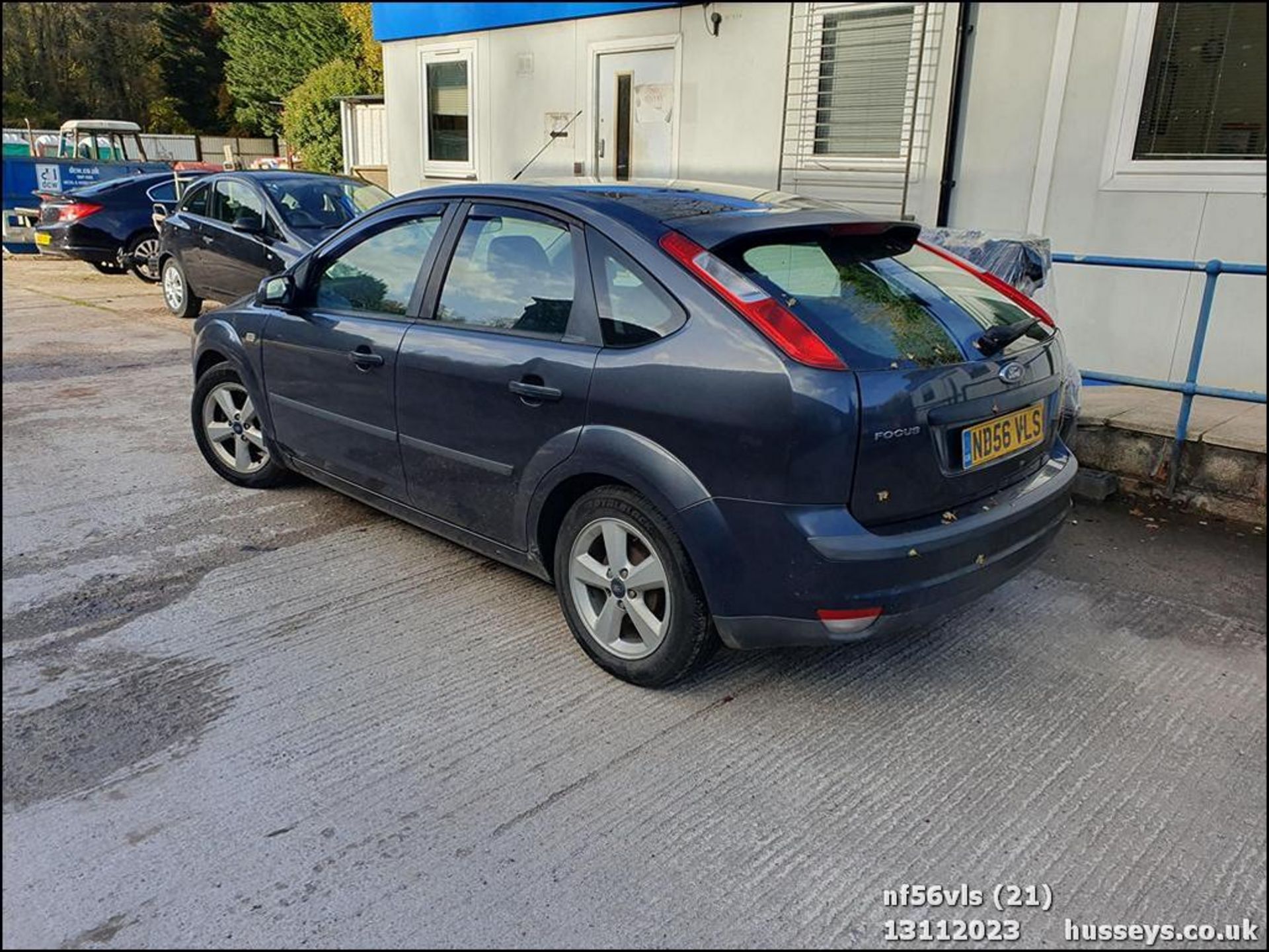 06/56 FORD FOCUS ZETEC CLIMATE - 1596cc 5dr Hatchback (Grey, 151k) - Image 22 of 35