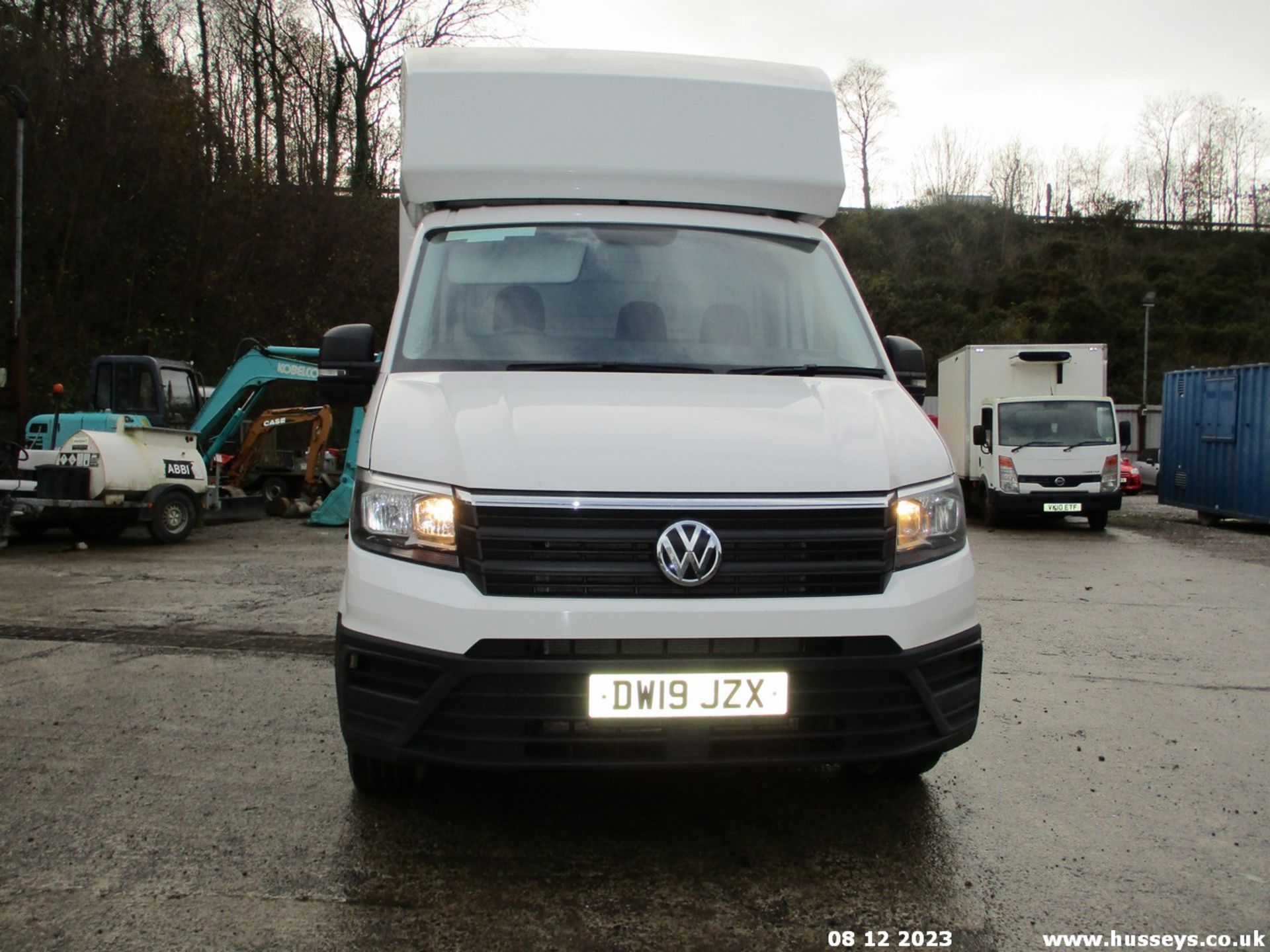 19/19 VOLKSWAGEN CRAFTER CR35 STARTLINE TD - 1968cc 3dr Luton (White, 80k) - Image 2 of 14