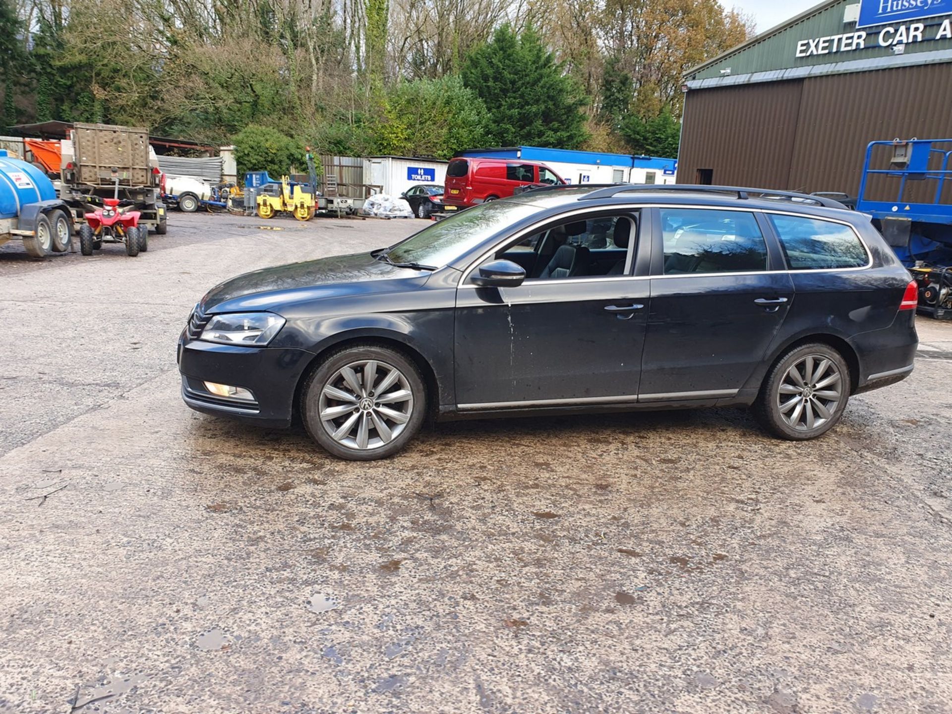 13/63 VOLKSWAGEN PASSAT HIGHLINE TDI BLUE - 1968cc 5dr Estate (Black, 111k) - Image 25 of 64