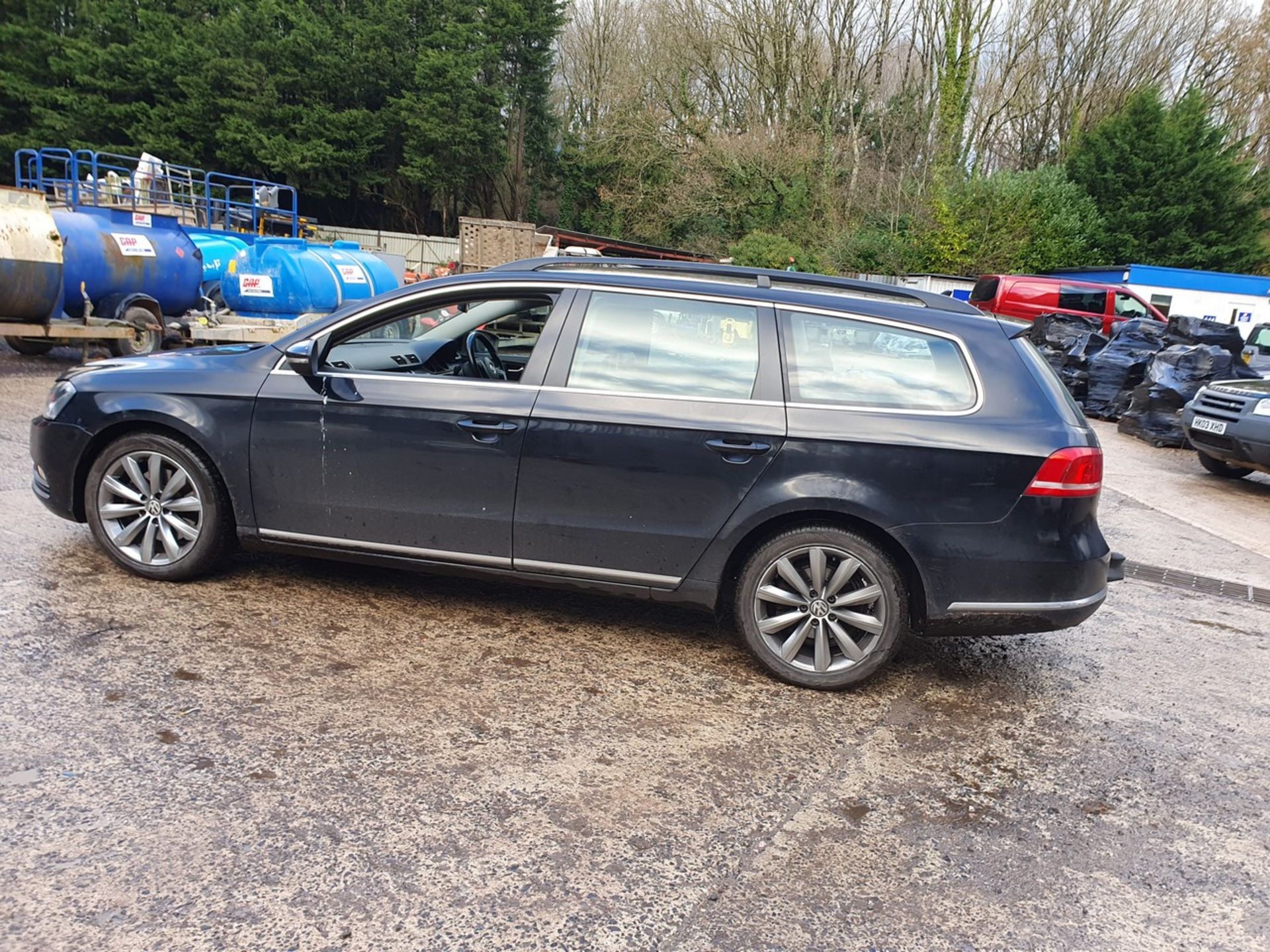 13/63 VOLKSWAGEN PASSAT HIGHLINE TDI BLUE - 1968cc 5dr Estate (Black, 111k) - Image 22 of 64