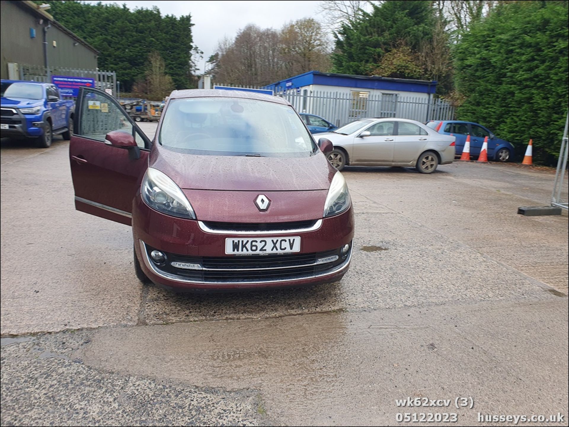 12/62 RENAULT G SCENIC D-QUETTLUXE NRG - 1598cc 5dr MPV (Red) - Image 4 of 53