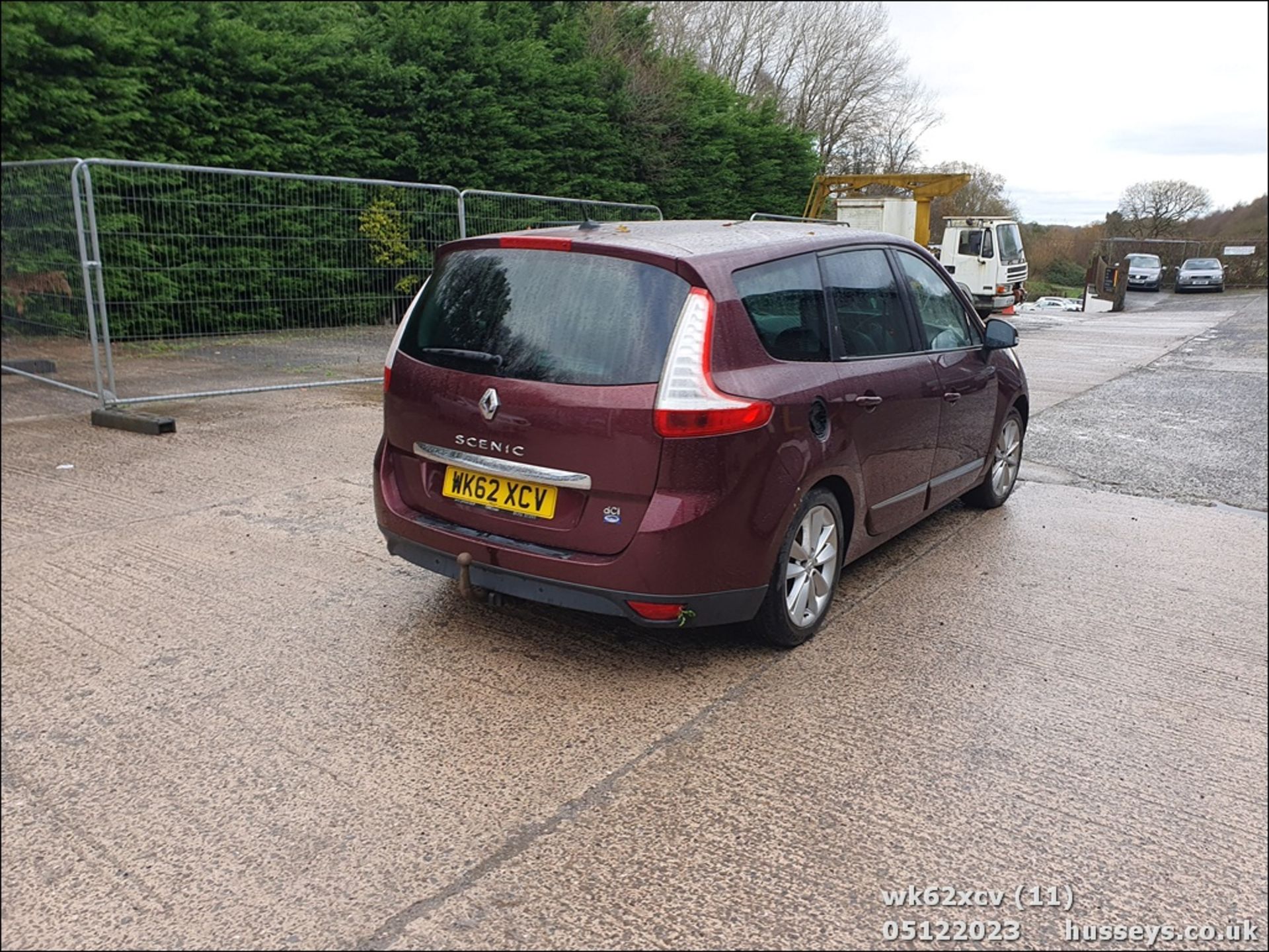 12/62 RENAULT G SCENIC D-QUETTLUXE NRG - 1598cc 5dr MPV (Red) - Image 12 of 53