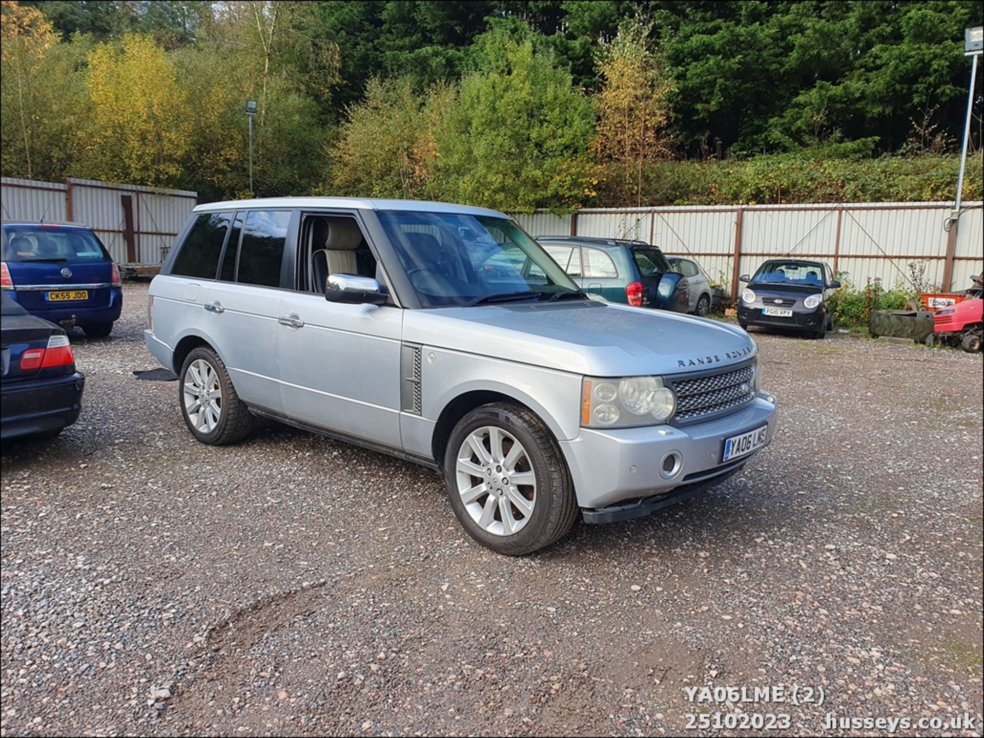 06/06 LAND ROVER RANGEROVER V8 SC AUTO - 4197cc 5dr Estate (Silver, 154k) - Image 3 of 44