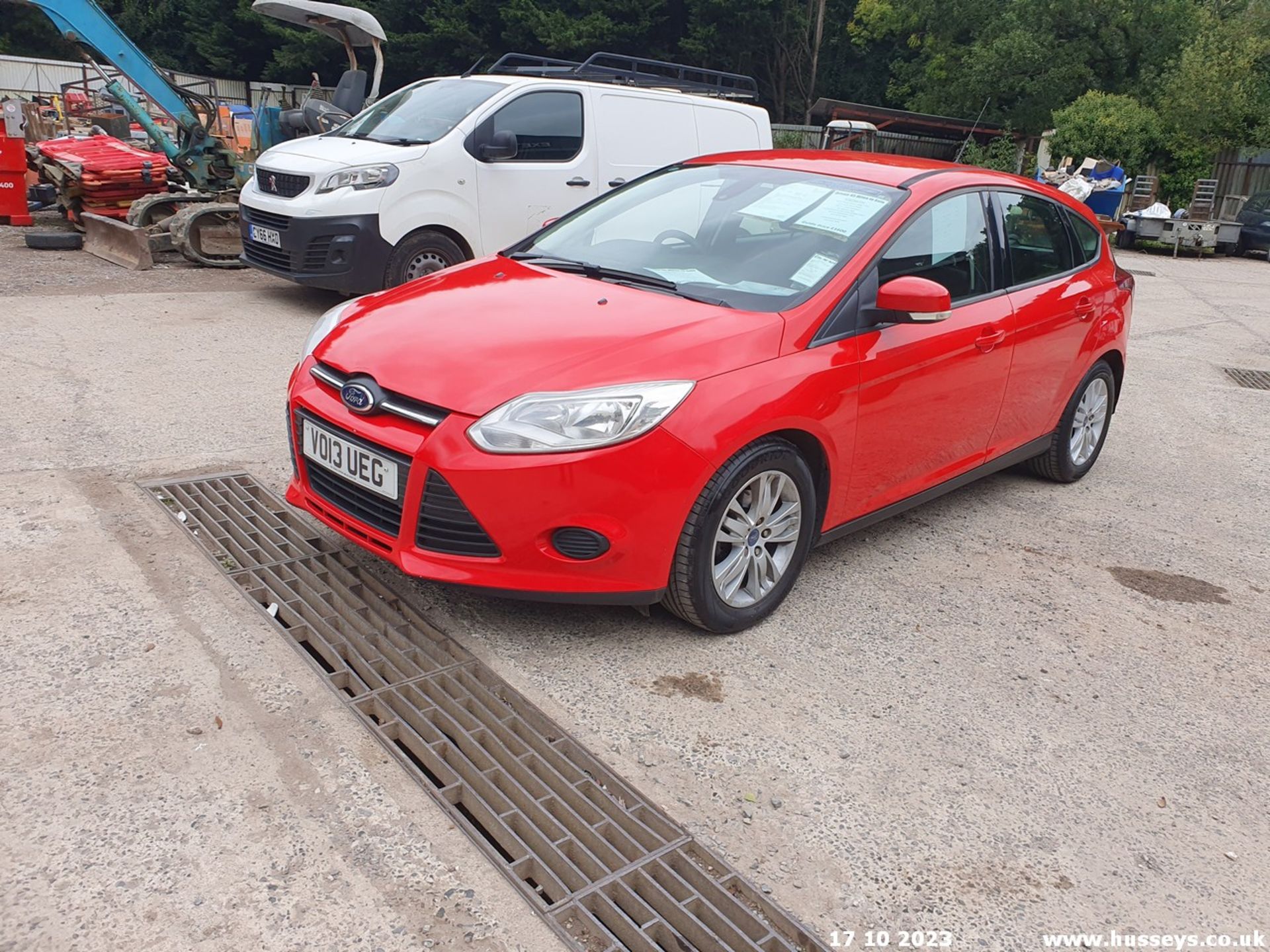 13/13 FORD FOCUS EDGE TDCI 115 - 1560cc 5dr Hatchback (Red, 186k) - Image 35 of 70