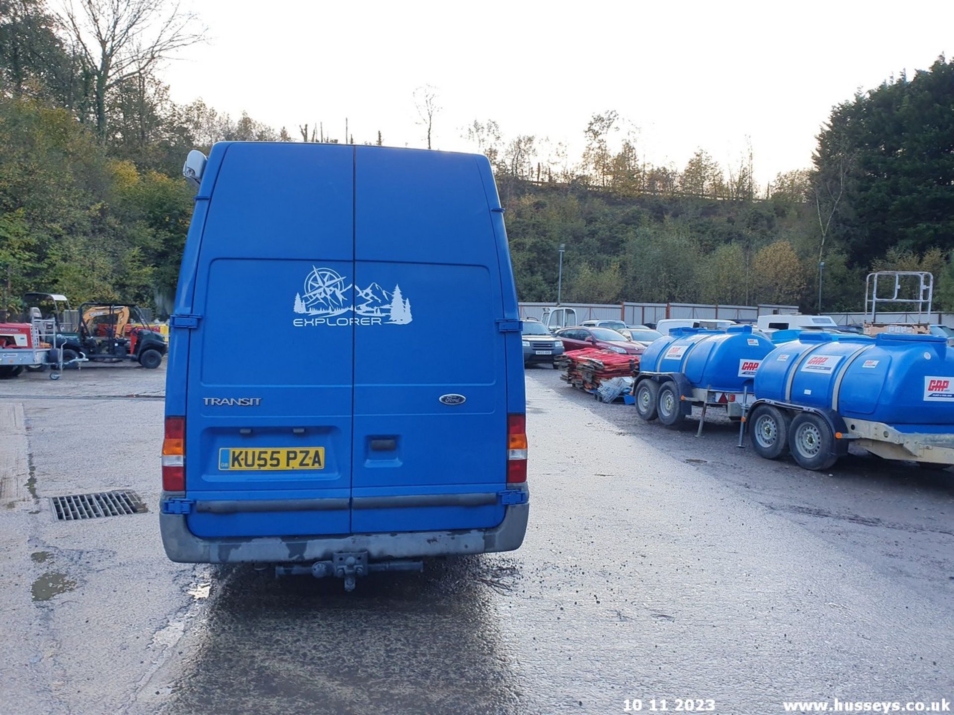 05/55 FORD TRANSIT CAMPER CONVERSION 350 LWB - 2402cc 5dr Van (Blue) - Image 16 of 64