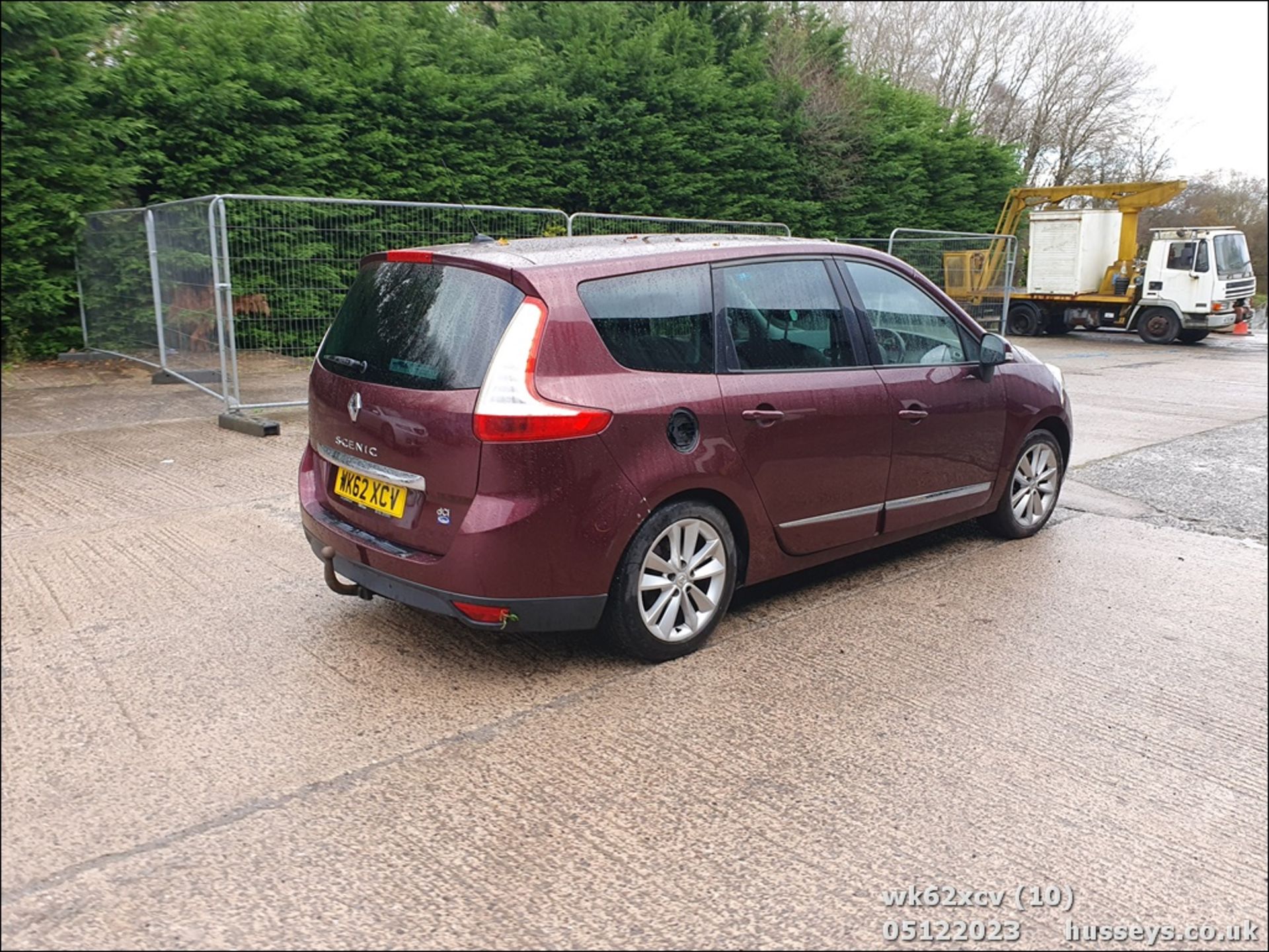 12/62 RENAULT G SCENIC D-QUETTLUXE NRG - 1598cc 5dr MPV (Red) - Image 11 of 53