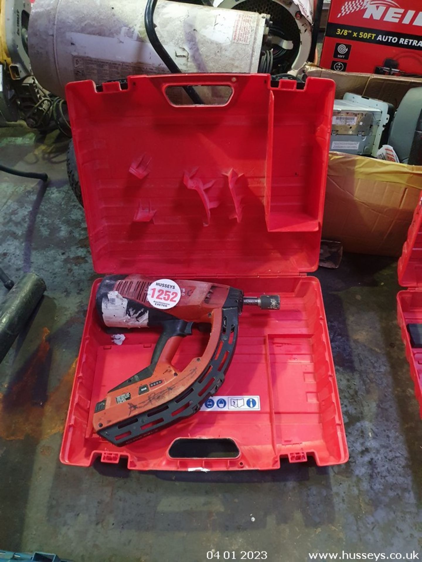 HILTI NAIL GUN