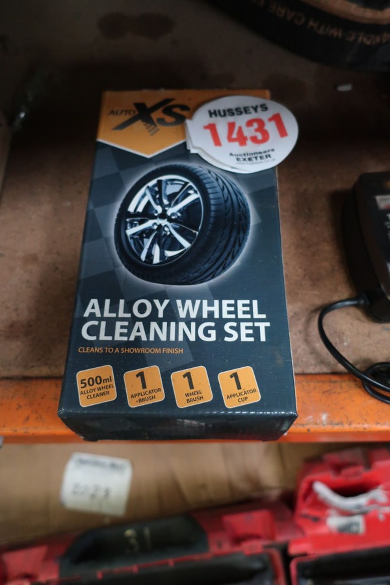 ALLOY WHEEL CLEANING SET