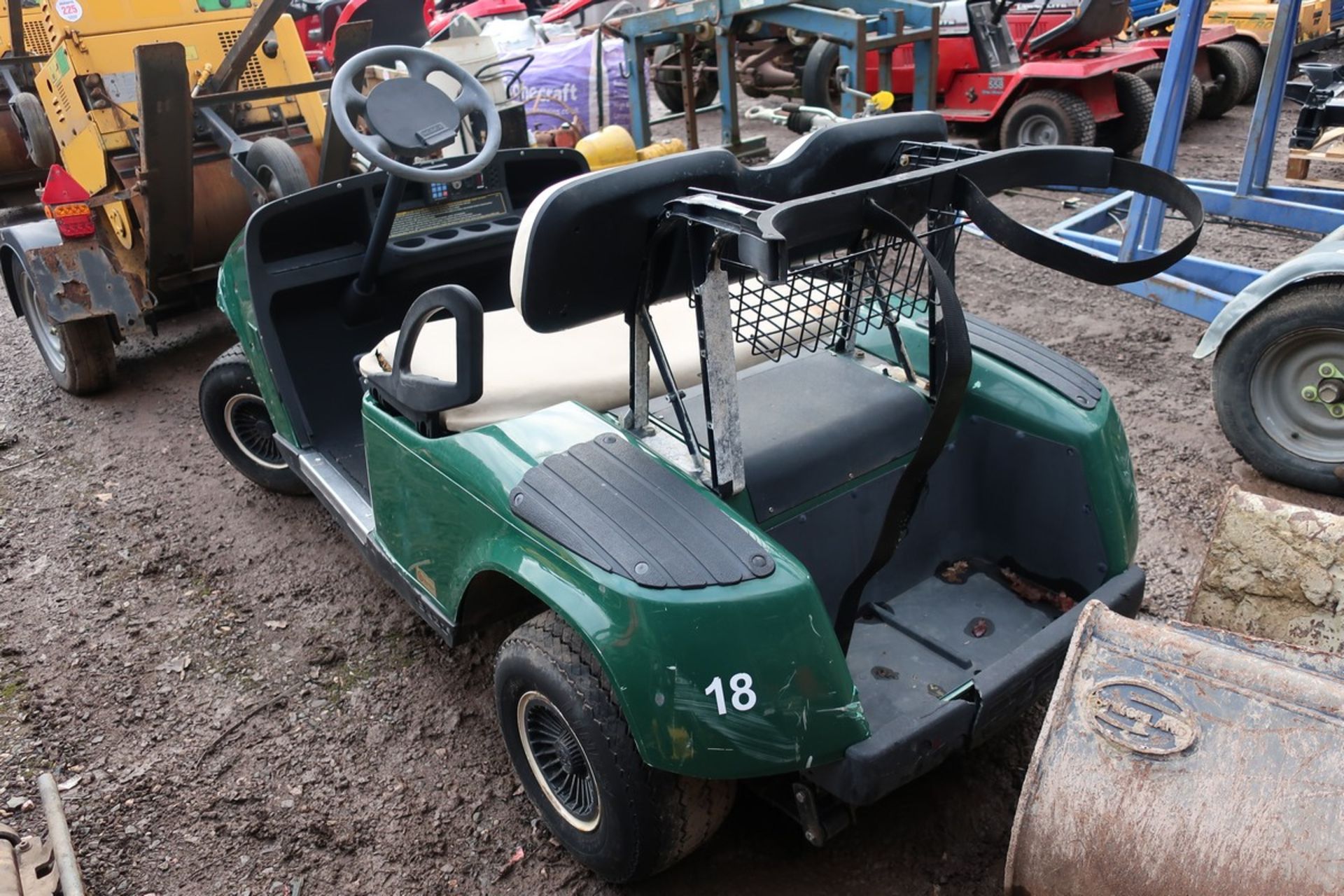 EZGO GOLF/UTILITY CART (BATTERY OP) - Image 3 of 4