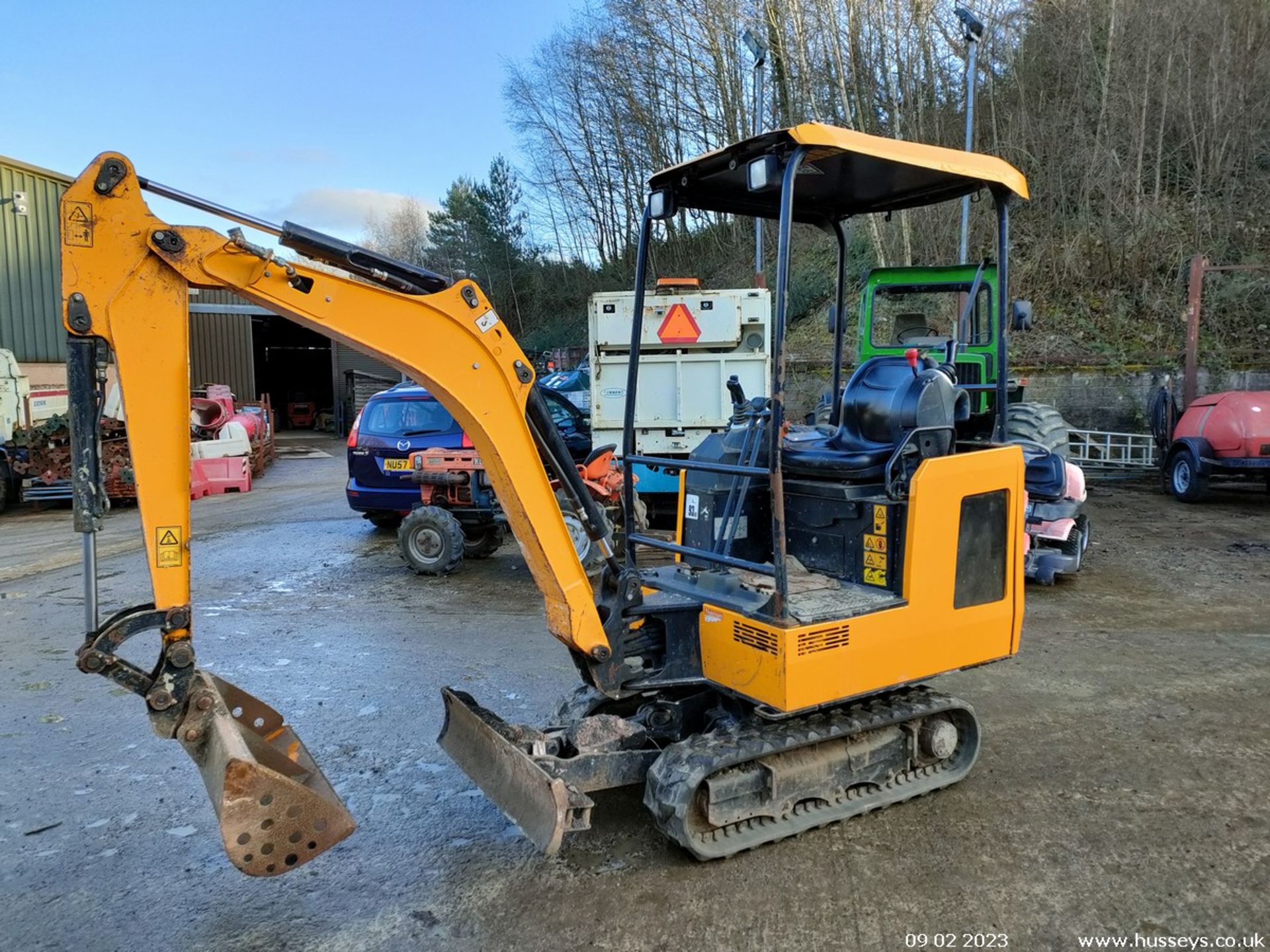 JCB 15C-1 MINI DIGGER 2019 1217HRS C.W 1 BUCKET