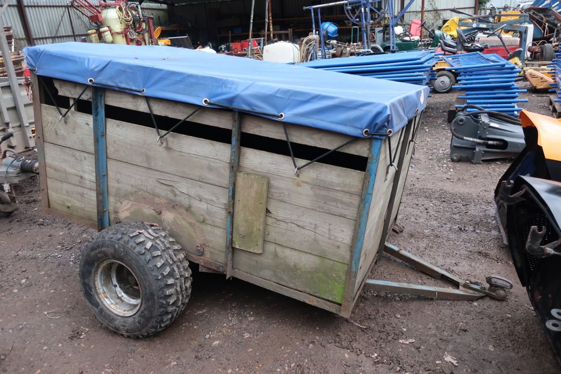 SINGLE AXLE LIVESTOCK TRAILER C.W COVER