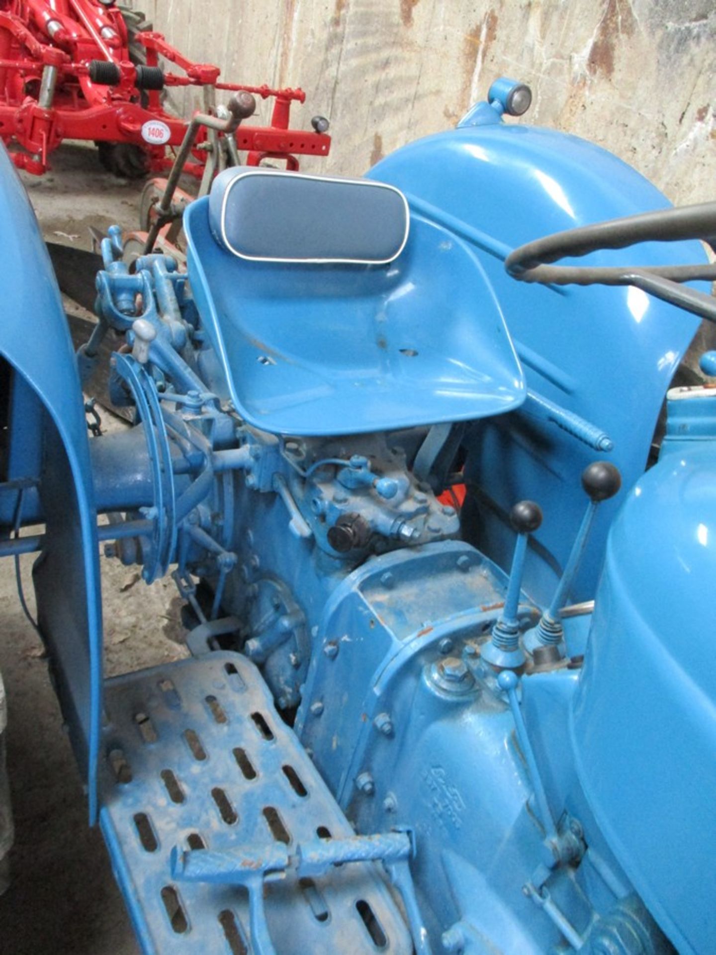 FORDSON DEXTA 4WD TRACTOR OLDER RESTORATION SRD - Image 6 of 7