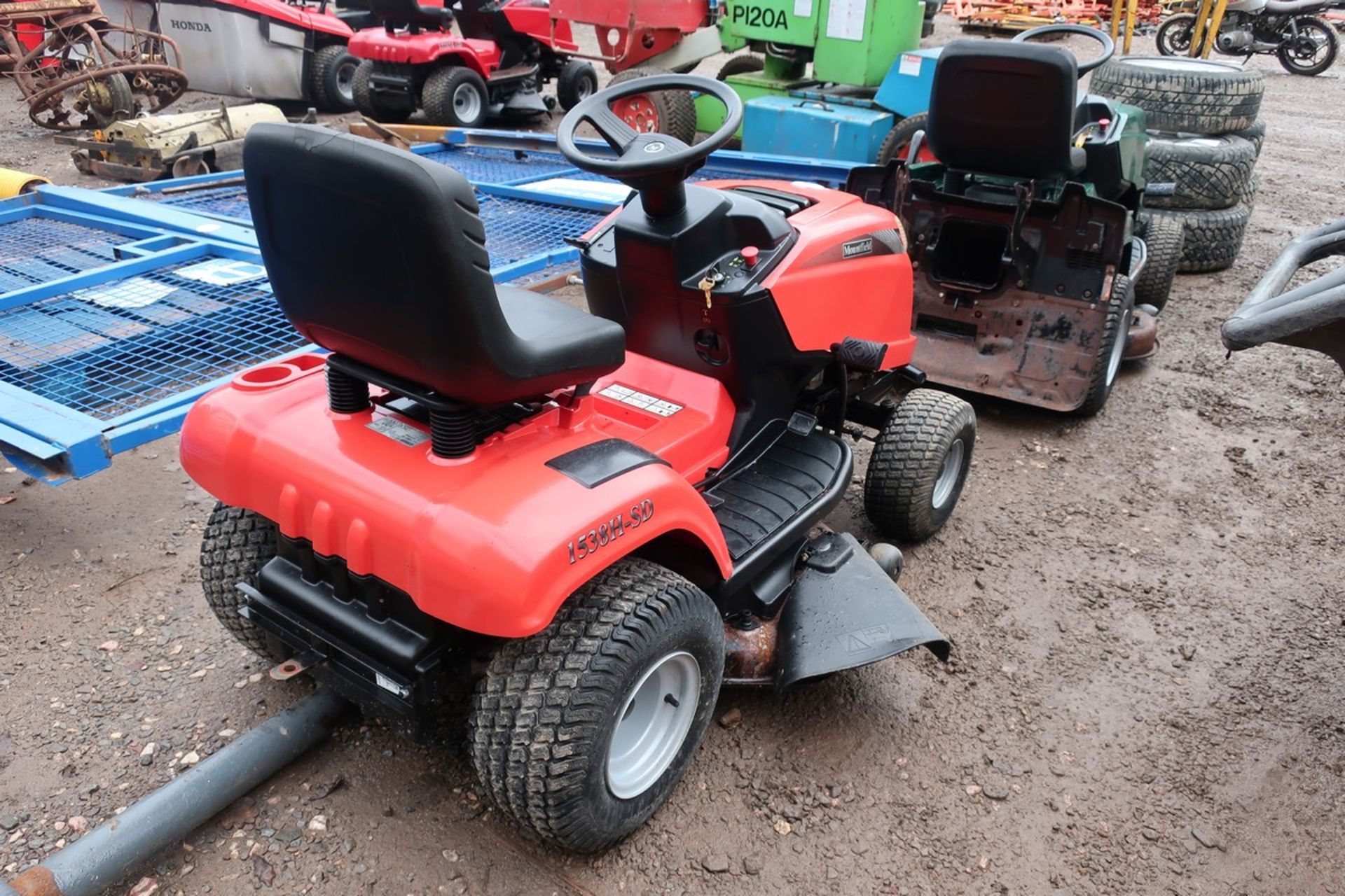 MOUNTFIELD 1538H-SD RIDE ON MOWER - Image 3 of 6