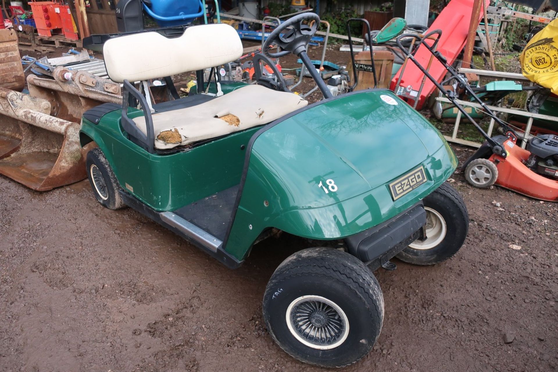 EZGO GOLF/UTILITY CART (BATTERY OP)