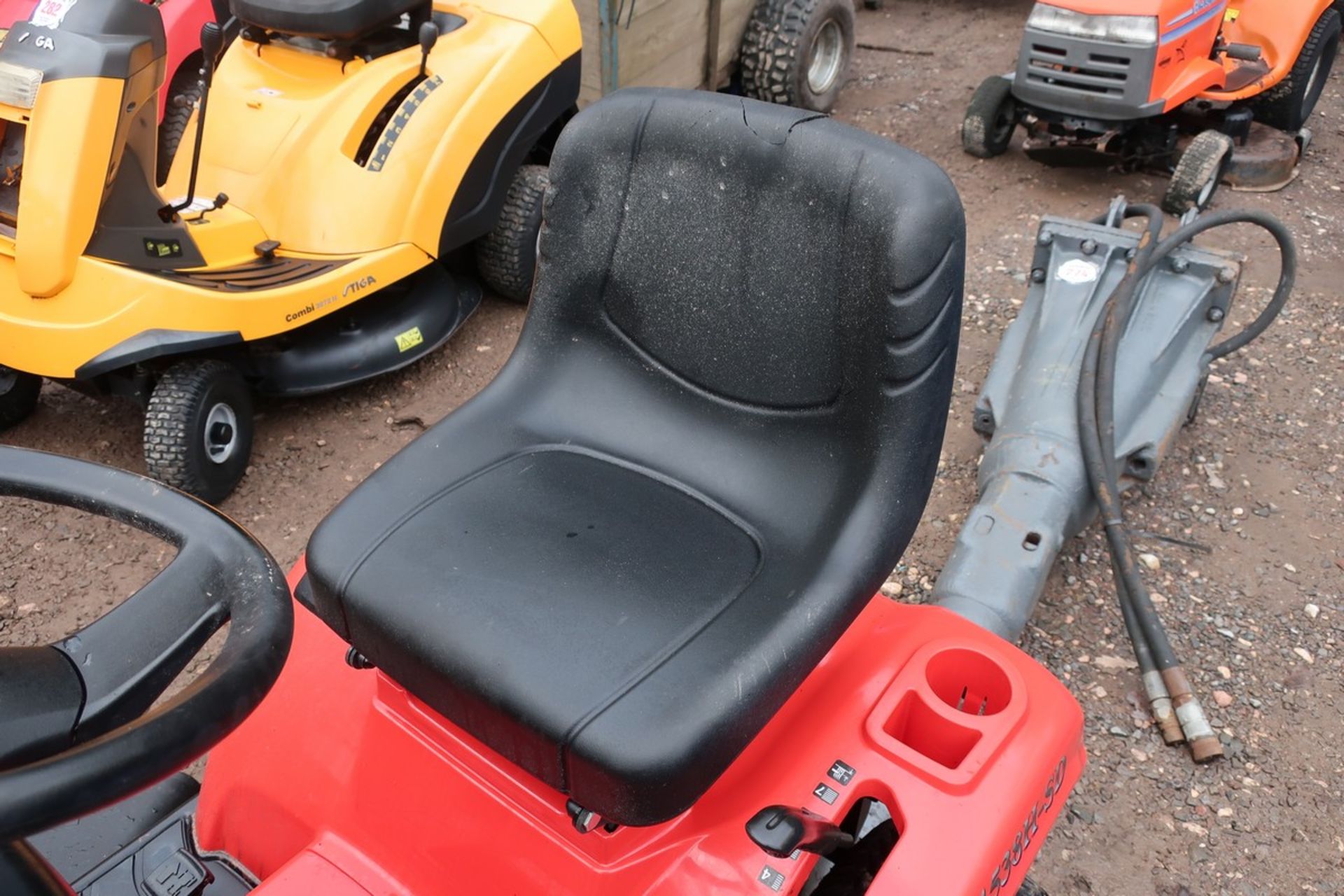 MOUNTFIELD 1538H-SD RIDE ON MOWER - Image 6 of 6