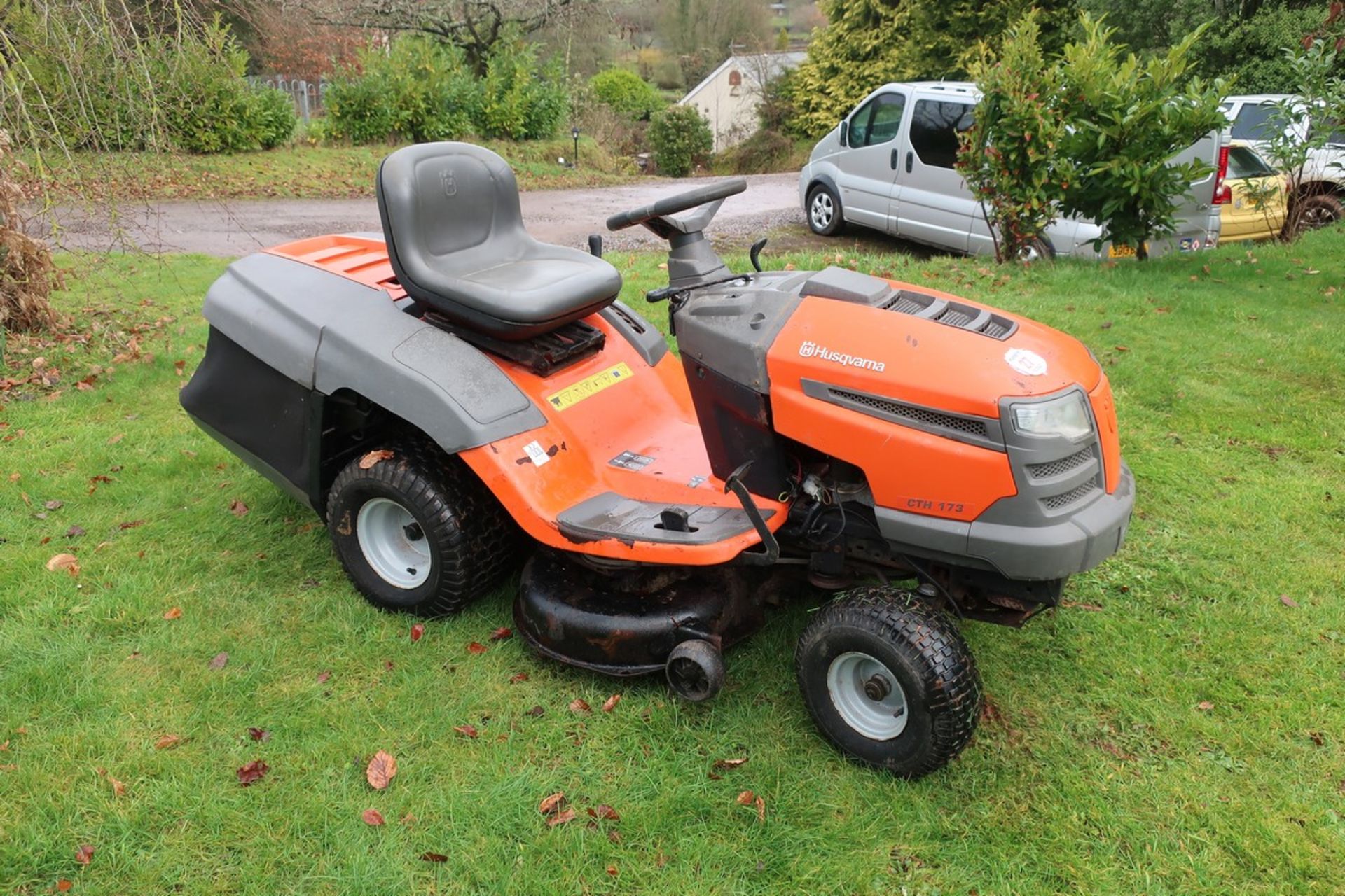 HUSQVARNA CTH173 RIDE ON MOWER C.W COLLECTOR - Image 5 of 7