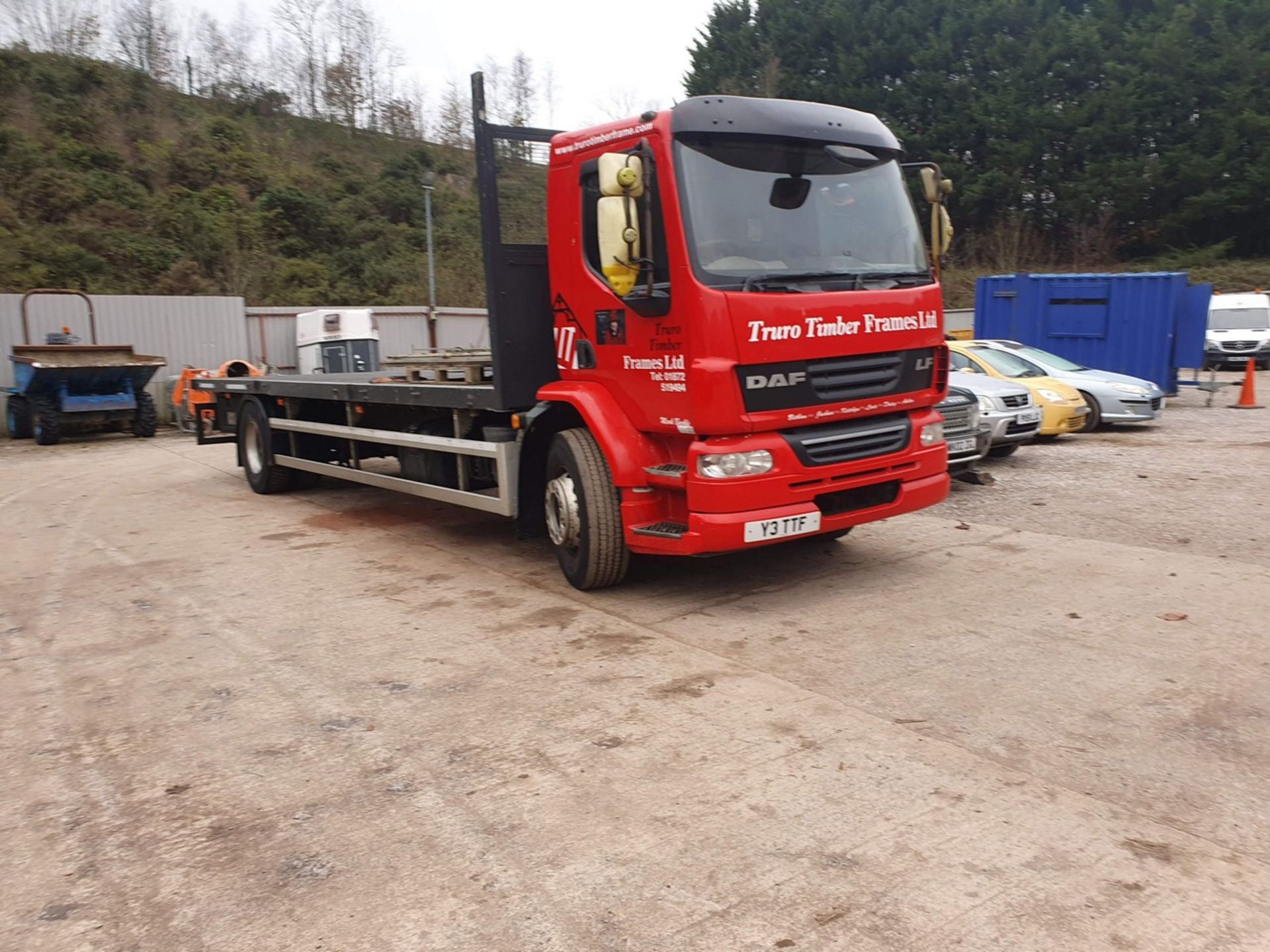 13/13 DAF TRUCKS FLAT BED - 6693cc 2dr (Red) - Image 4 of 23