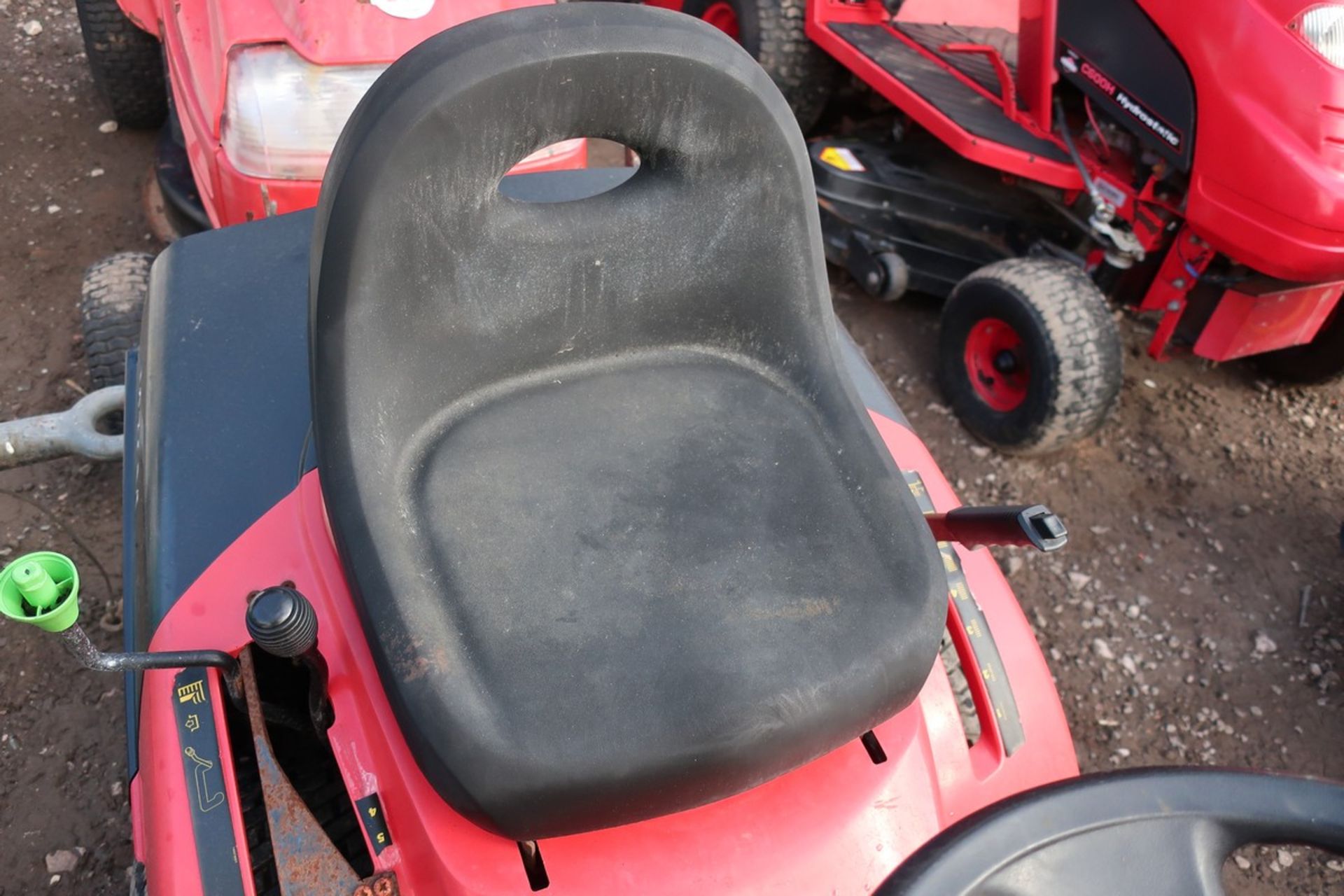 MOUNTFIELD RIDE ON MOWER - Image 5 of 6