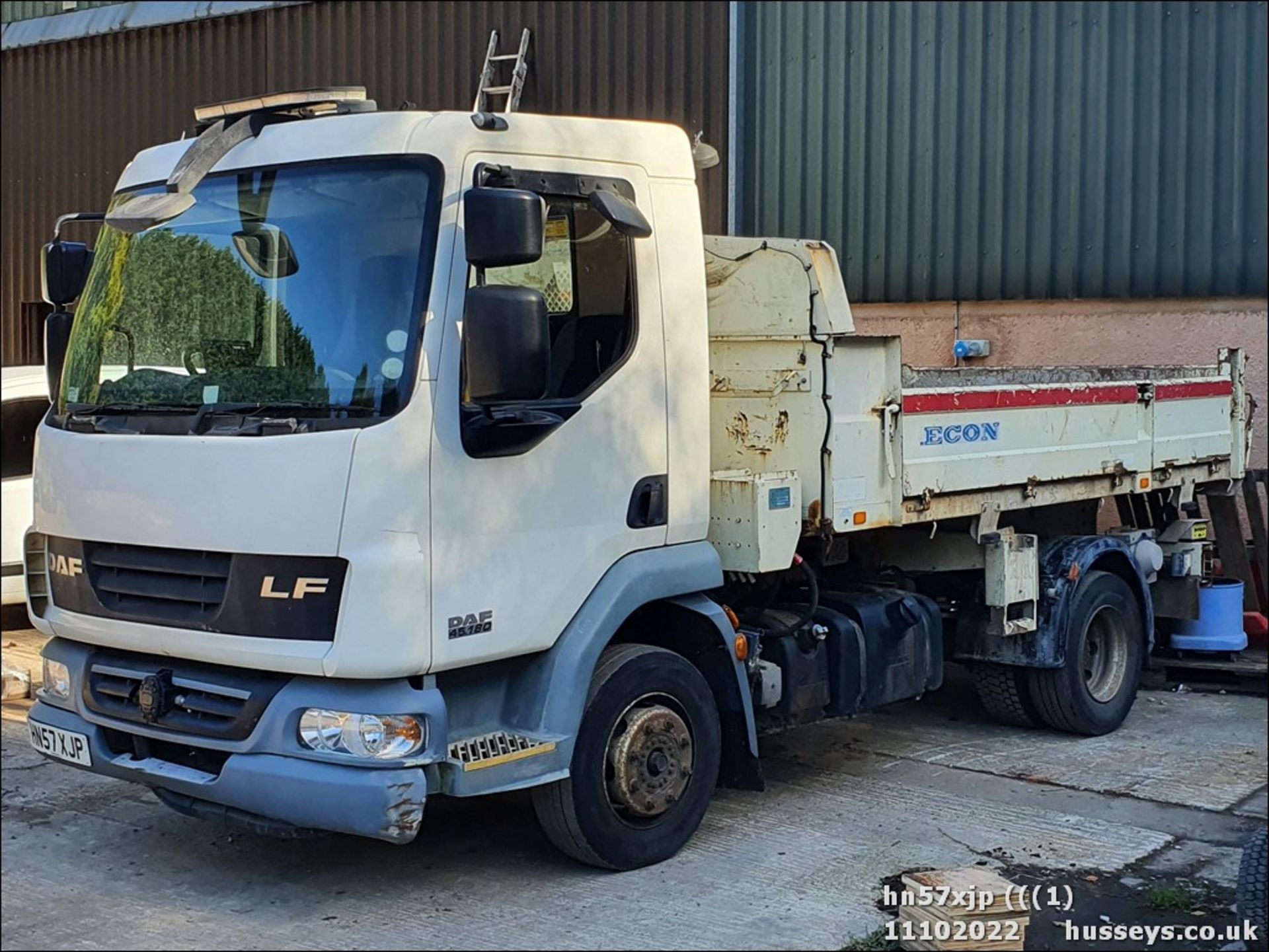 07/57 DAF TRUCKS LF - 4500cc 2dr Tipper (White/black)