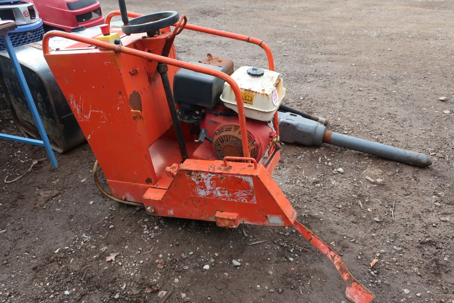 RED BAND ROAD SAW - Image 2 of 2