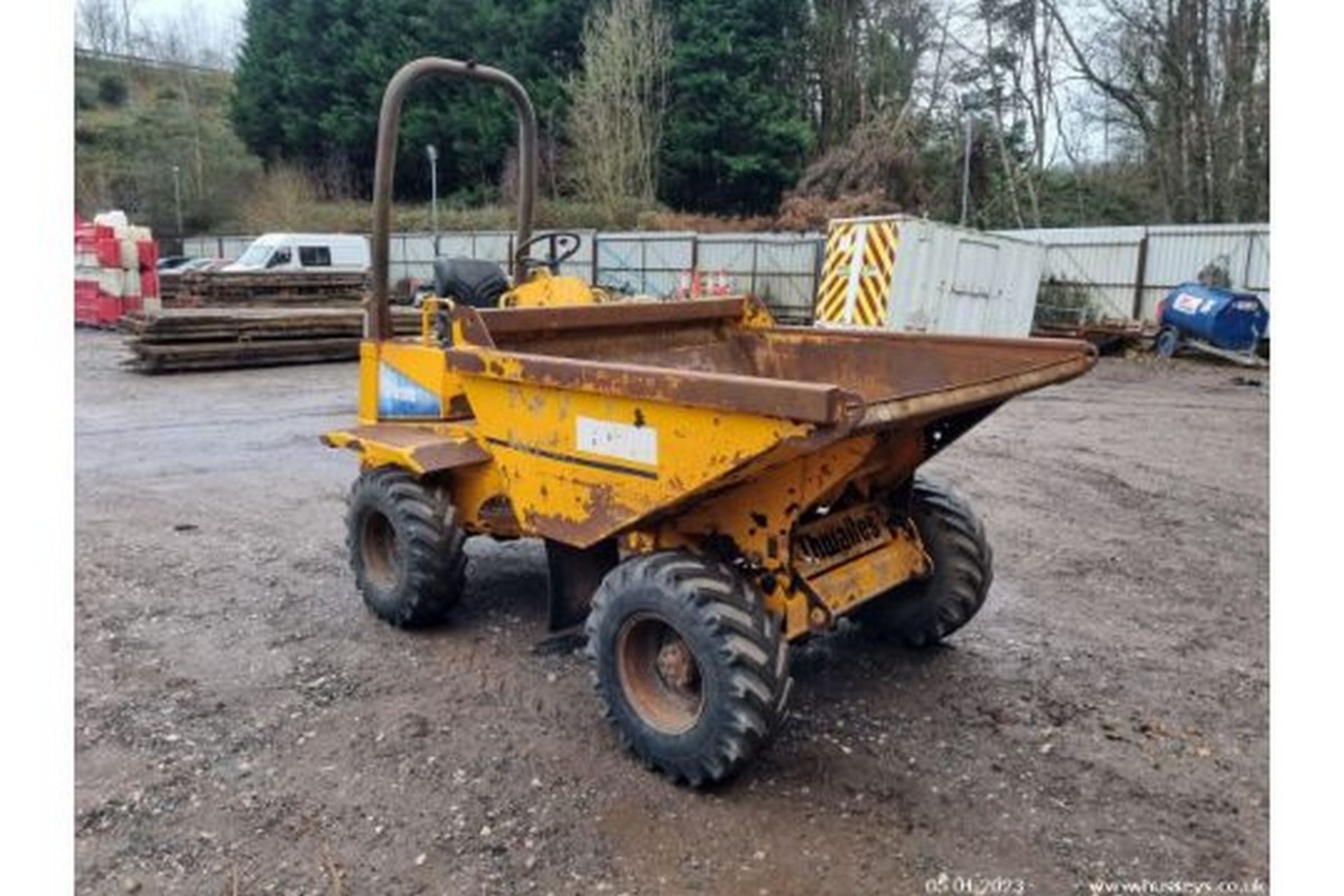 THWAITES 3 TON DUMPER - Image 3 of 9