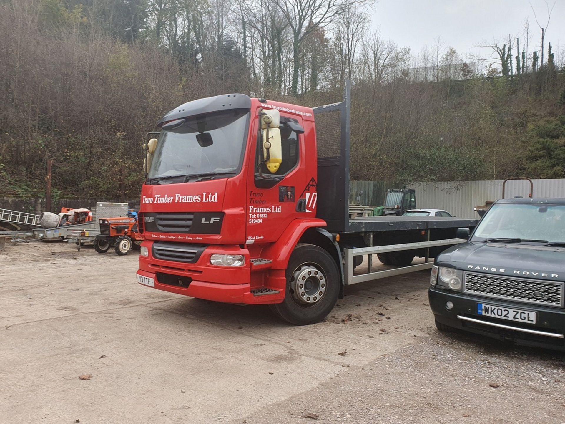 13/13 DAF TRUCKS FLAT BED - 6693cc 2dr (Red) - Image 17 of 23