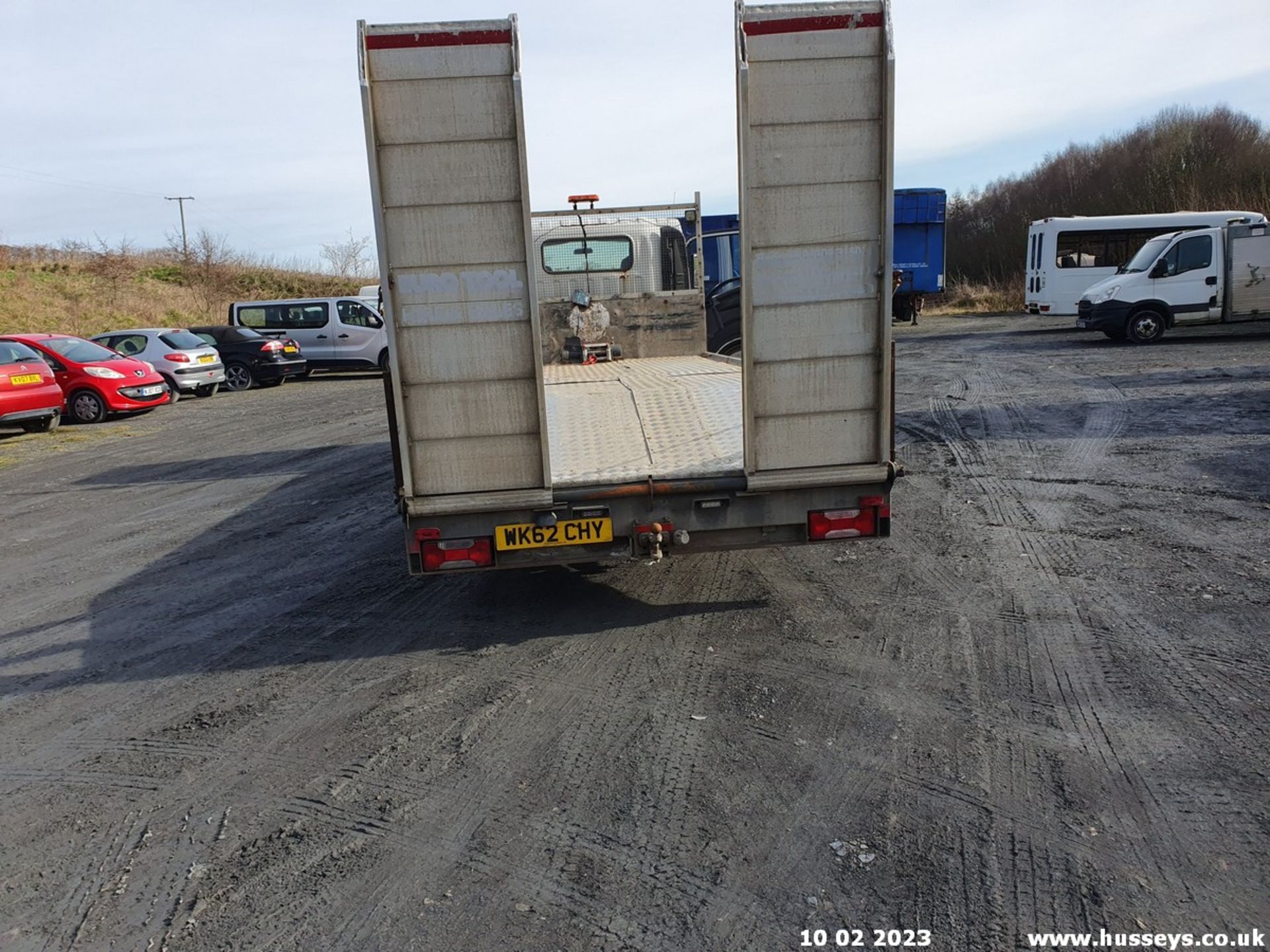 13/62 ISUZU TRUCKS FORWARD N75.190 BEAVERTAIL - 5193cc 2dr (White, 239k) - Image 18 of 48