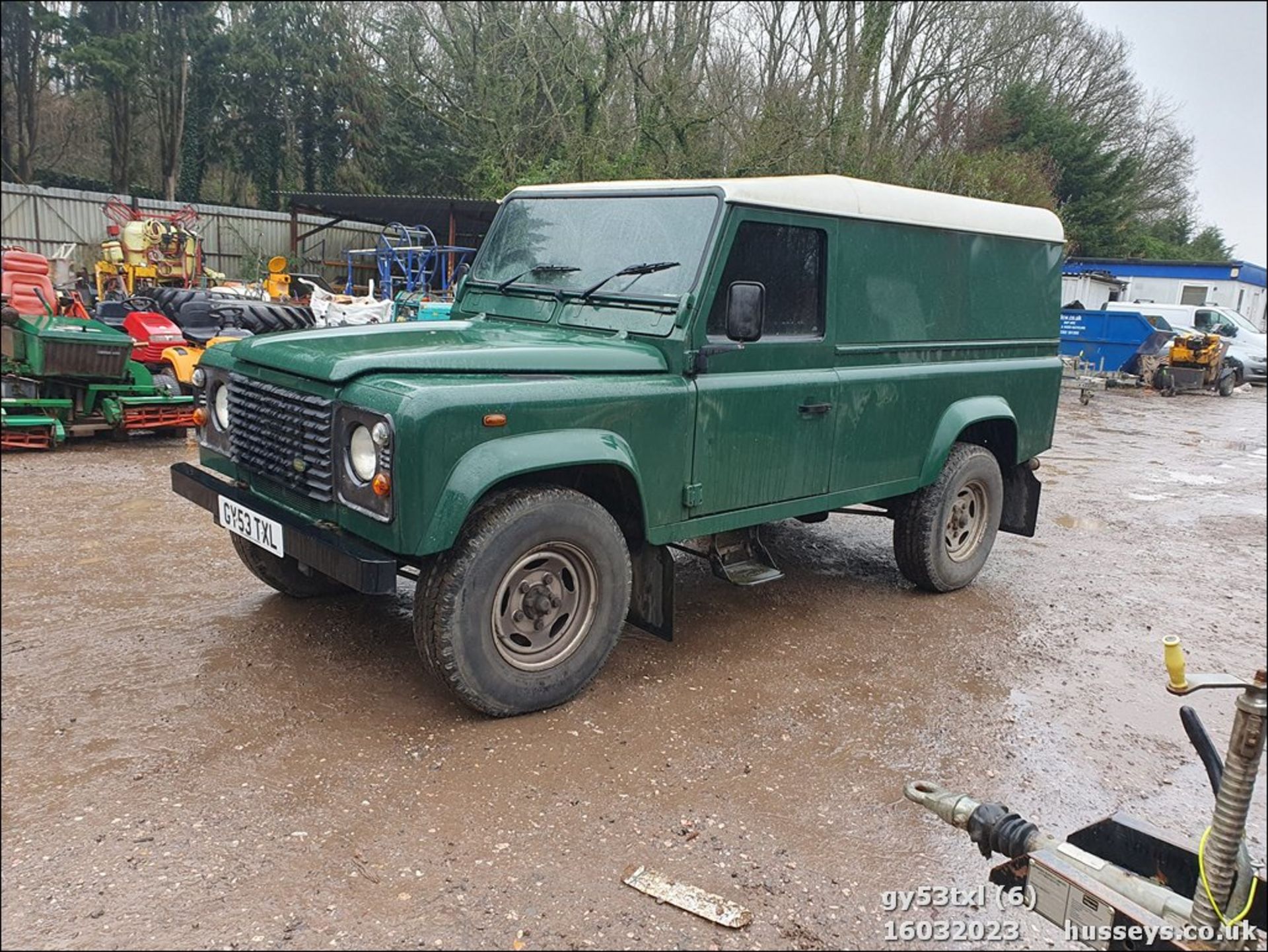 03/53 LAND ROVER DEFENDER 110 COUNTY TD5 - 2495cc 3dr Van (Green) - Image 6 of 45