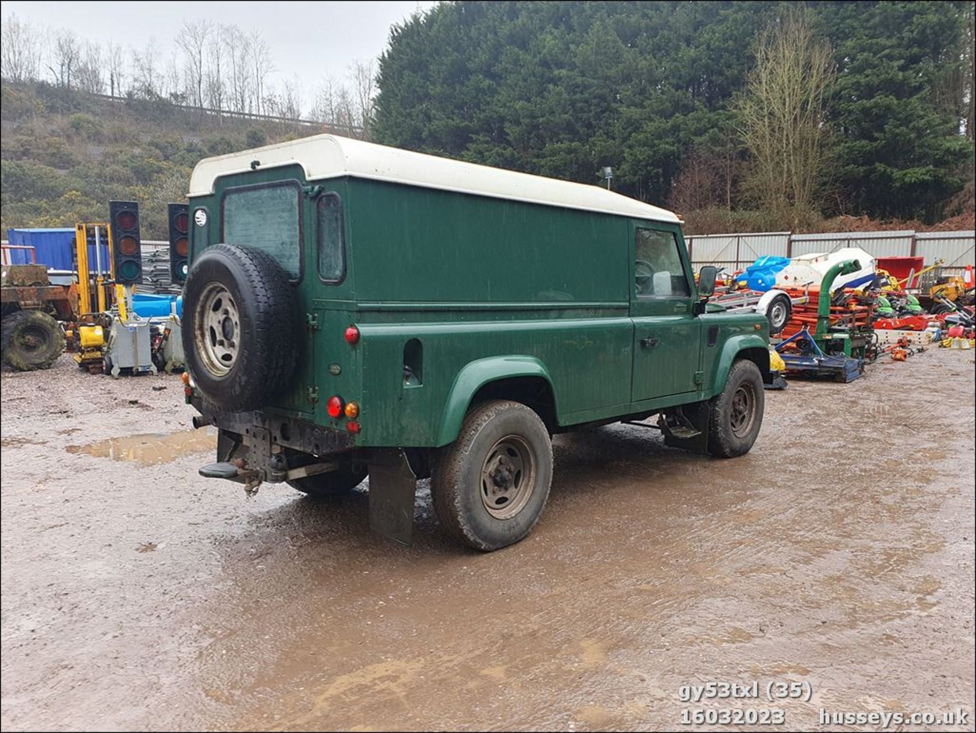 03/53 LAND ROVER DEFENDER 110 COUNTY TD5 - 2495cc 3dr Van (Green) - Image 35 of 45