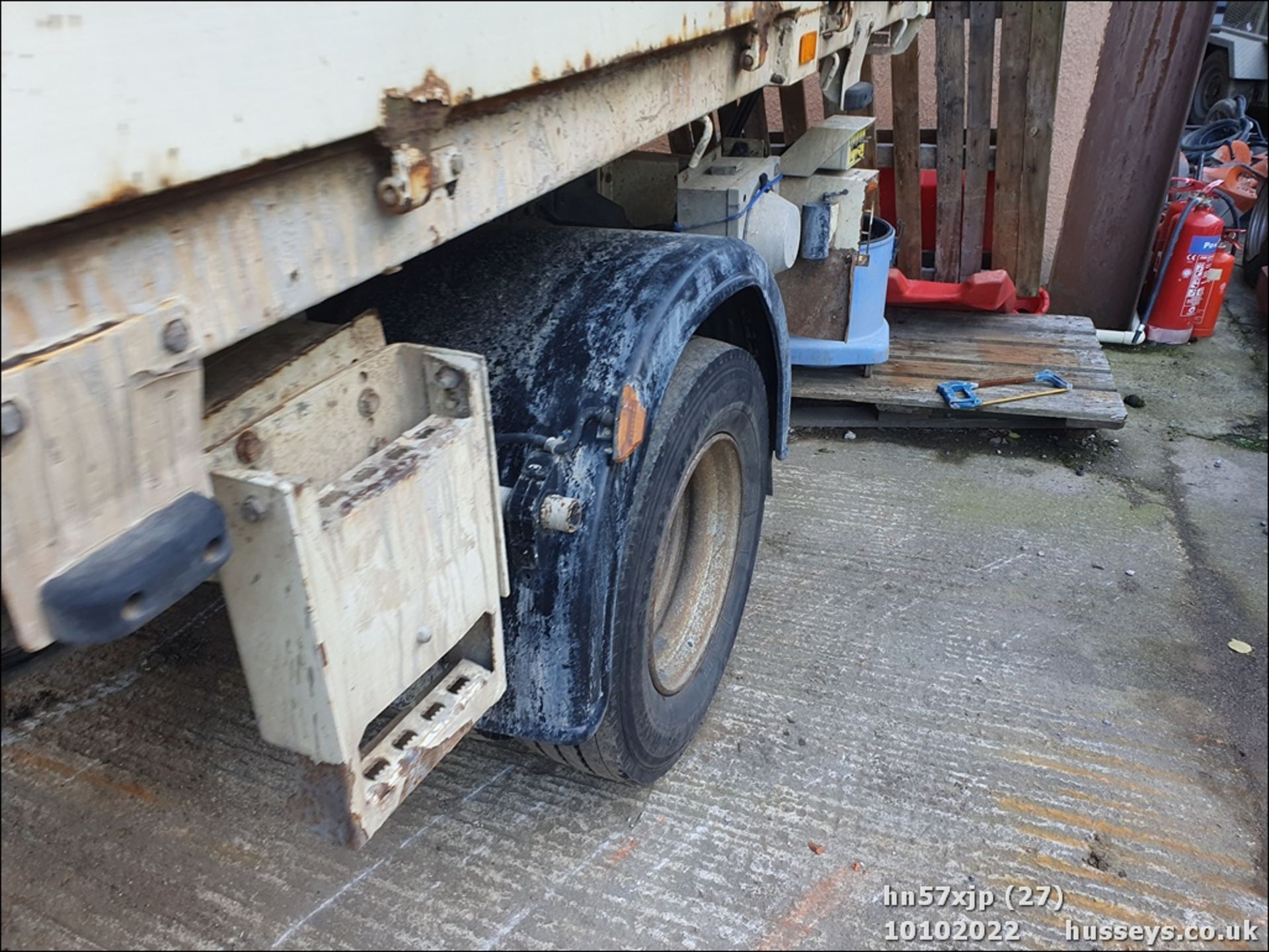 07/57 DAF TRUCKS LF - 4500cc 2dr Tipper (White/black) - Image 27 of 34