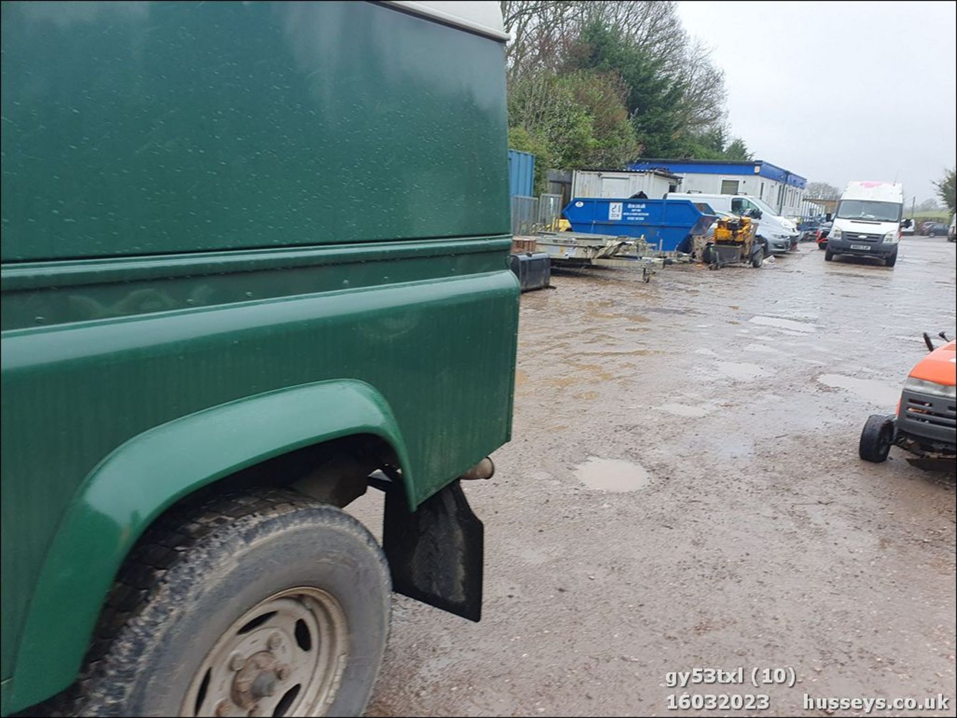 03/53 LAND ROVER DEFENDER 110 COUNTY TD5 - 2495cc 3dr Van (Green) - Image 10 of 45