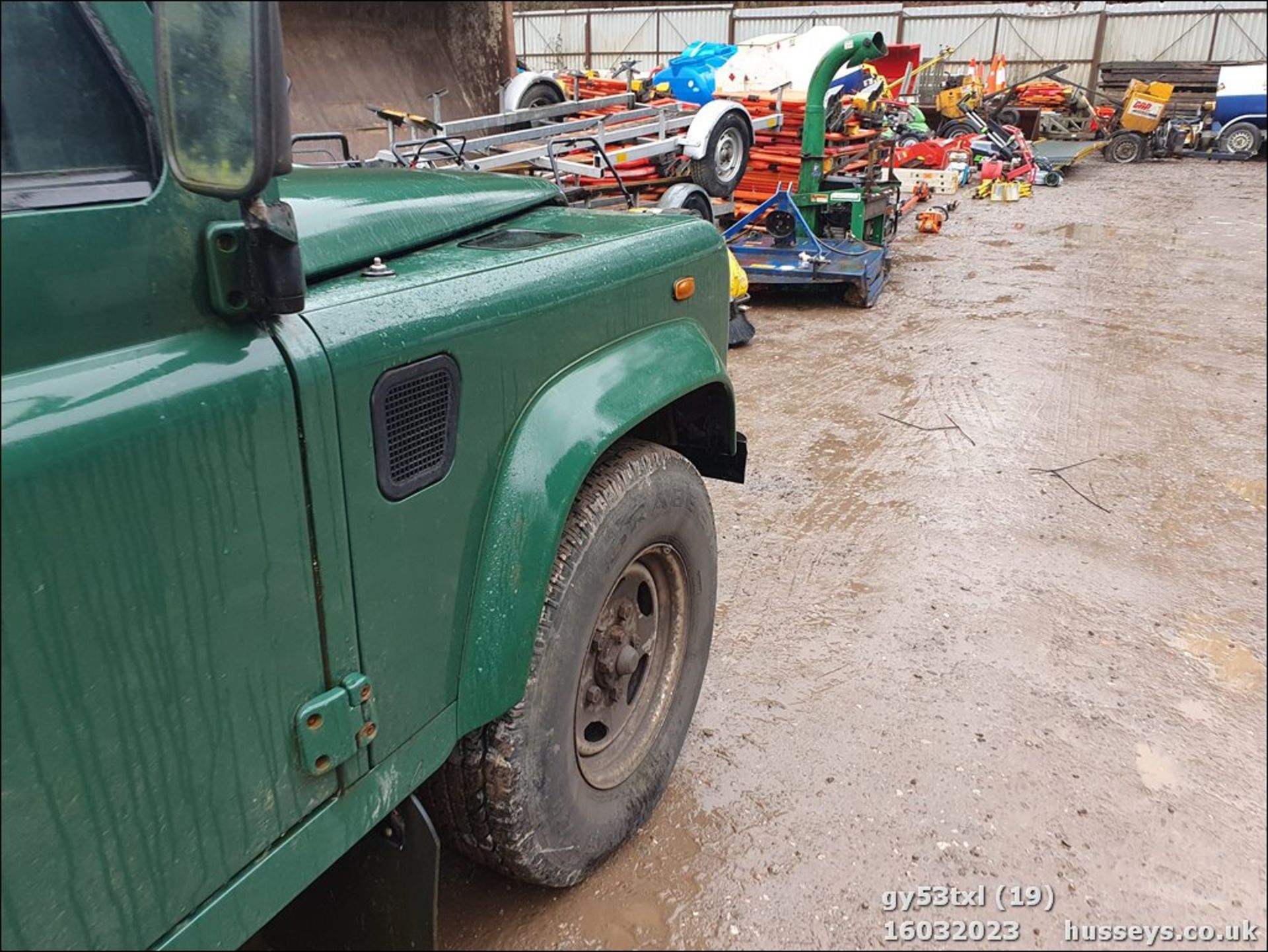 03/53 LAND ROVER DEFENDER 110 COUNTY TD5 - 2495cc 3dr Van (Green) - Image 19 of 45