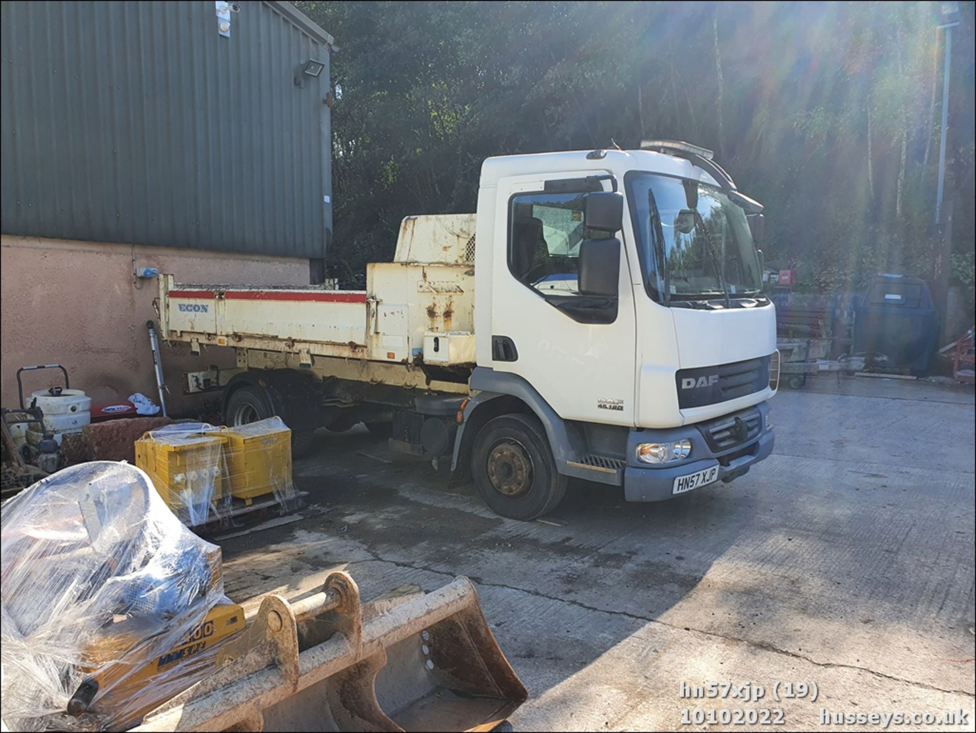 07/57 DAF TRUCKS LF - 4500cc 2dr Tipper (White/black) - Image 19 of 34