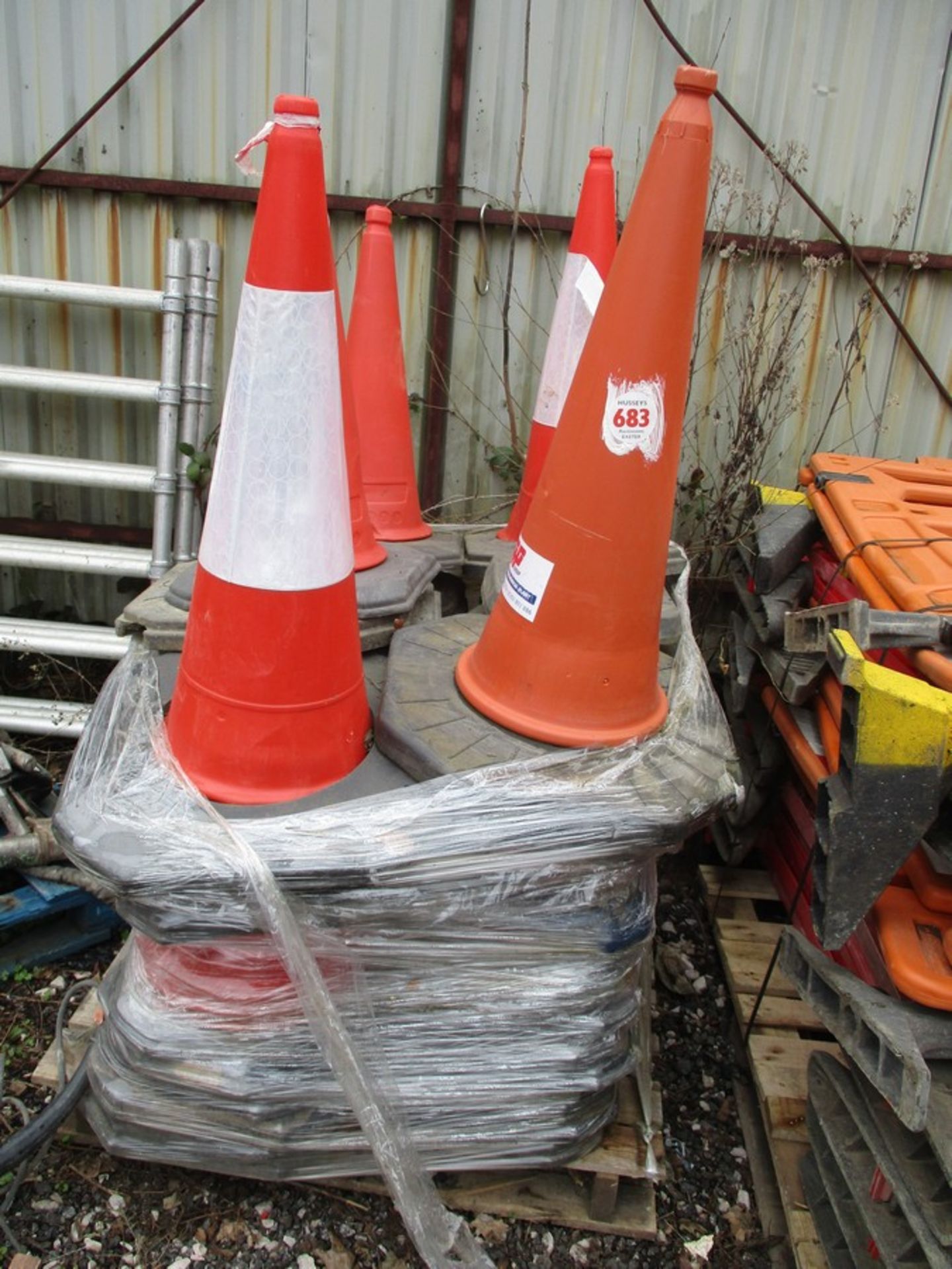 PALLET OF CONES