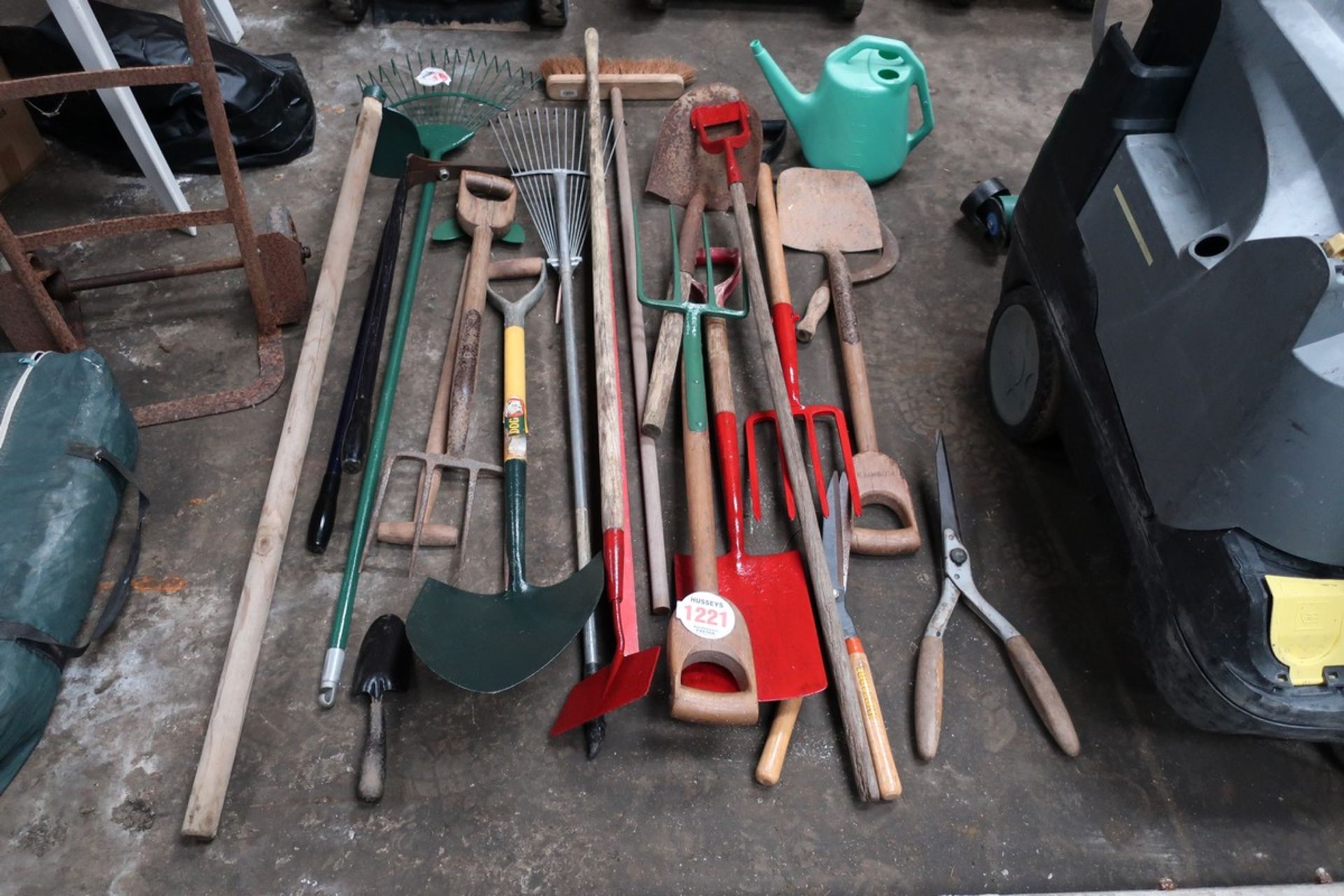 OVER 25 ASSORTED GARDEN TOOLS