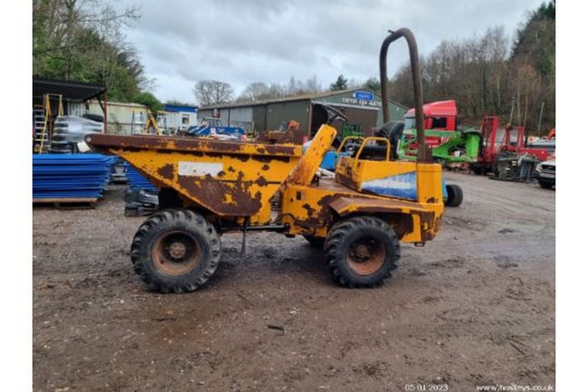 THWAITES 3 TON DUMPER