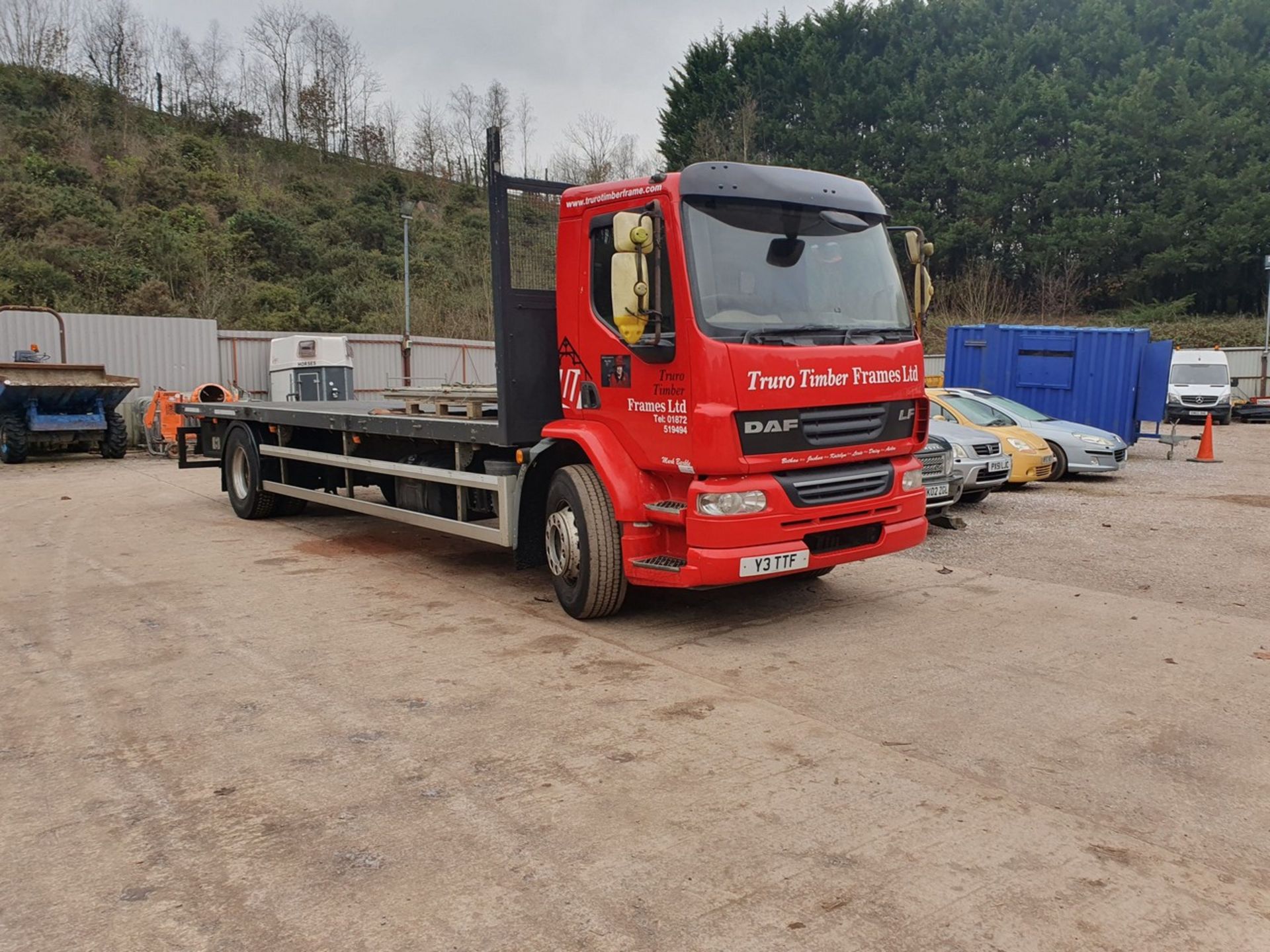 13/13 DAF TRUCKS FLAT BED - 6693cc 2dr (Red) - Image 6 of 23