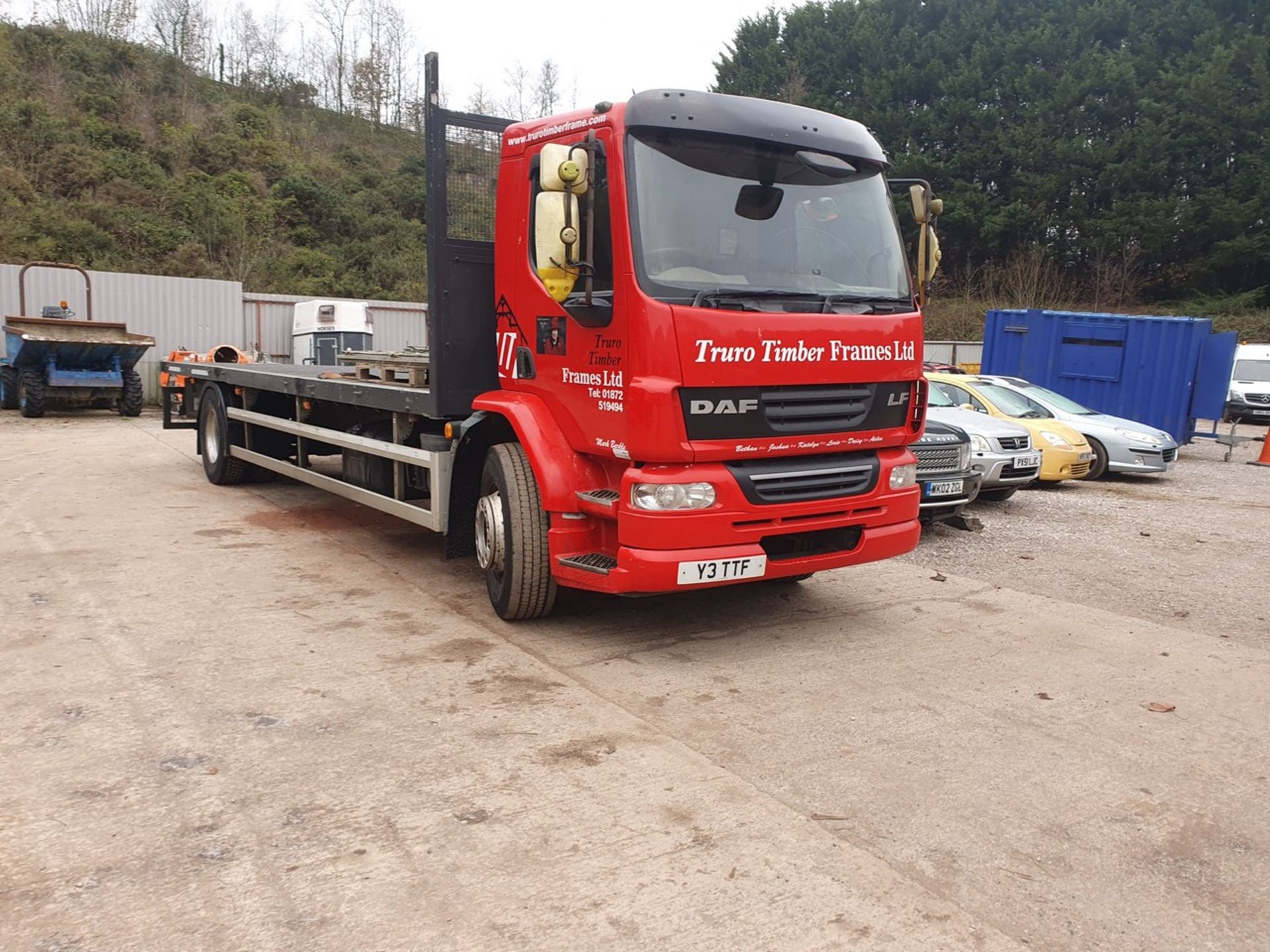 13/13 DAF TRUCKS FLAT BED - 6693cc 2dr (Red) - Image 5 of 23