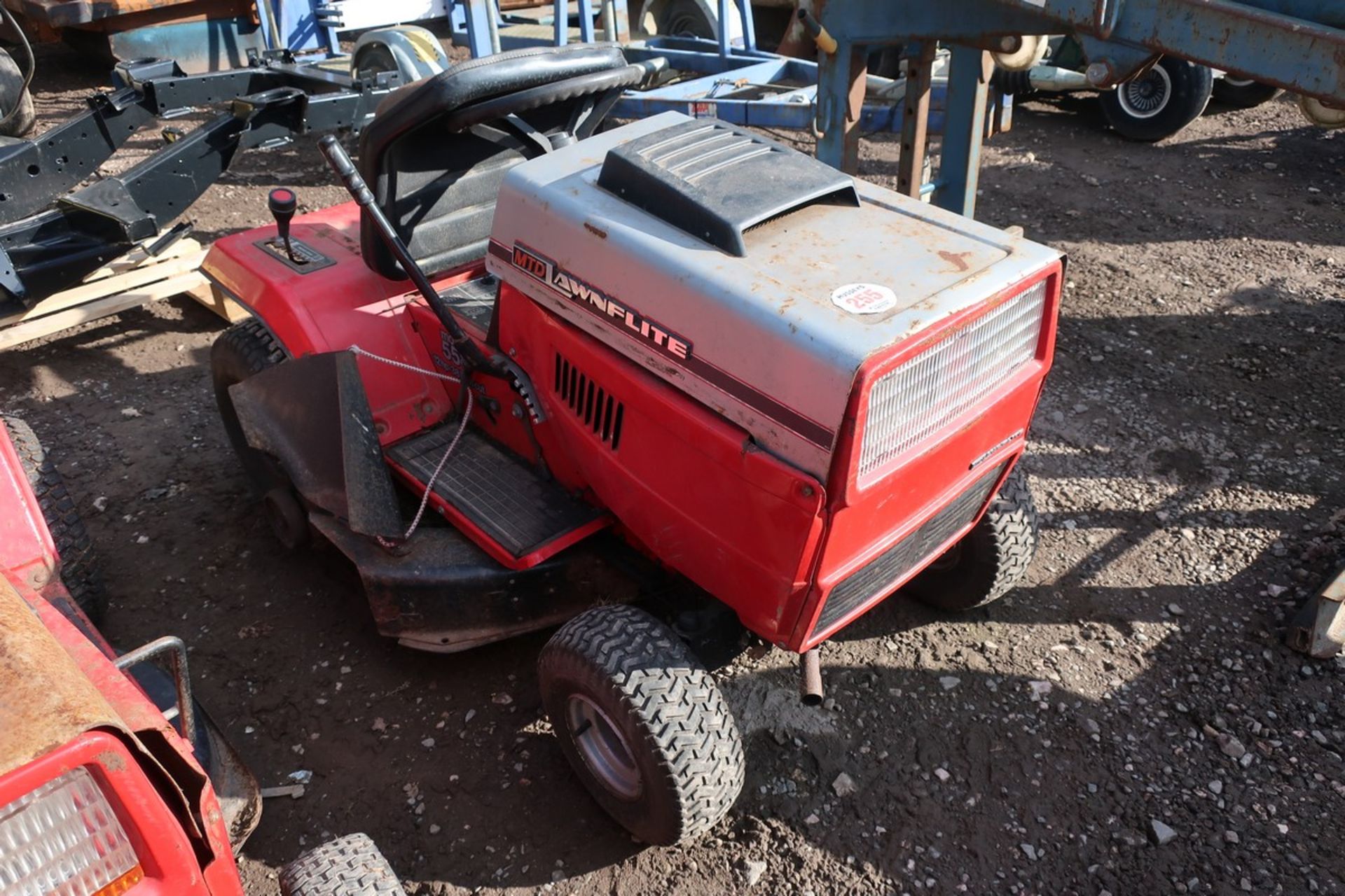 MTD LAWNFLITE RIDE ON MOWER