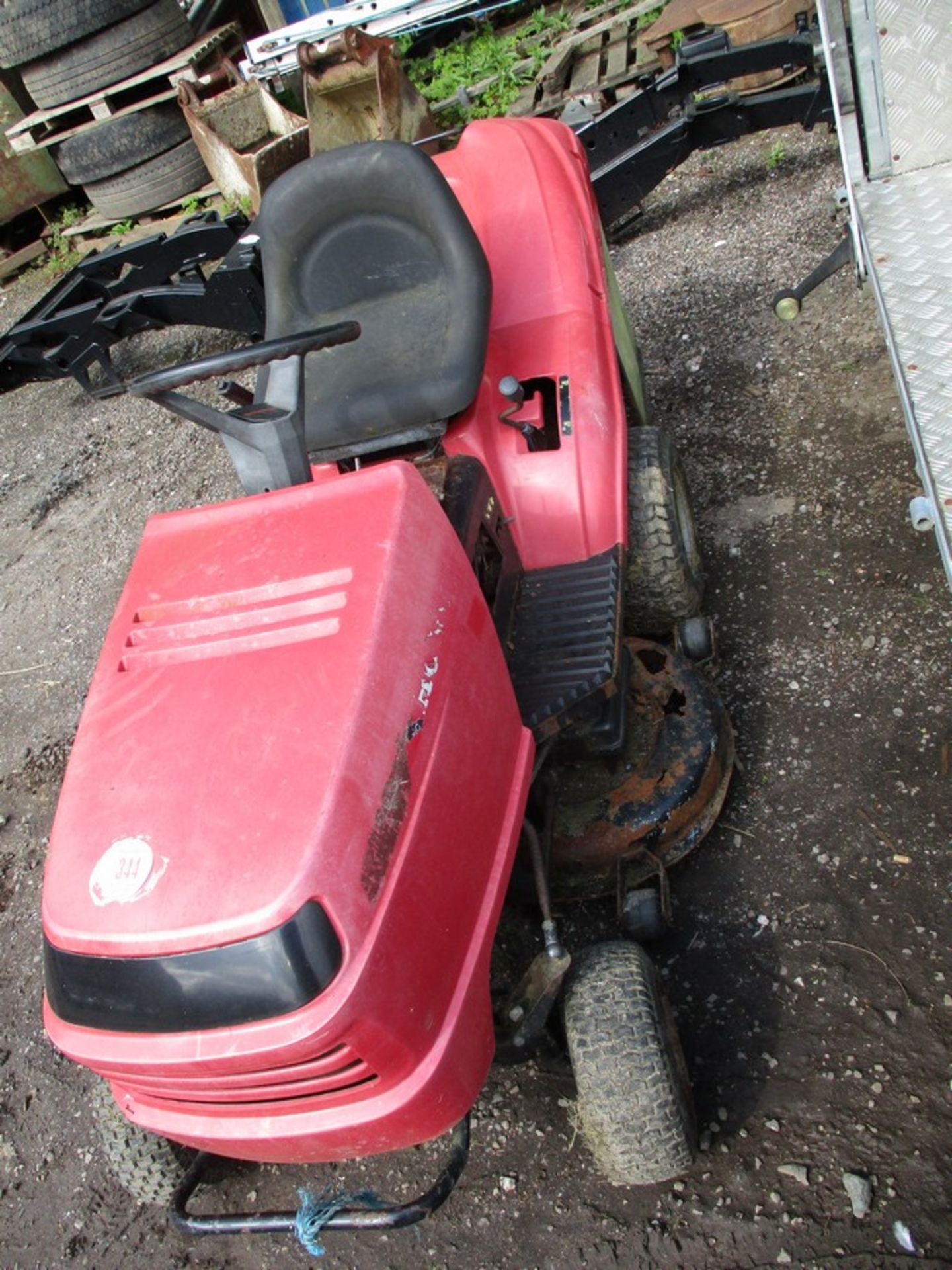 HONDA RIDE ON MOWER - Image 2 of 3