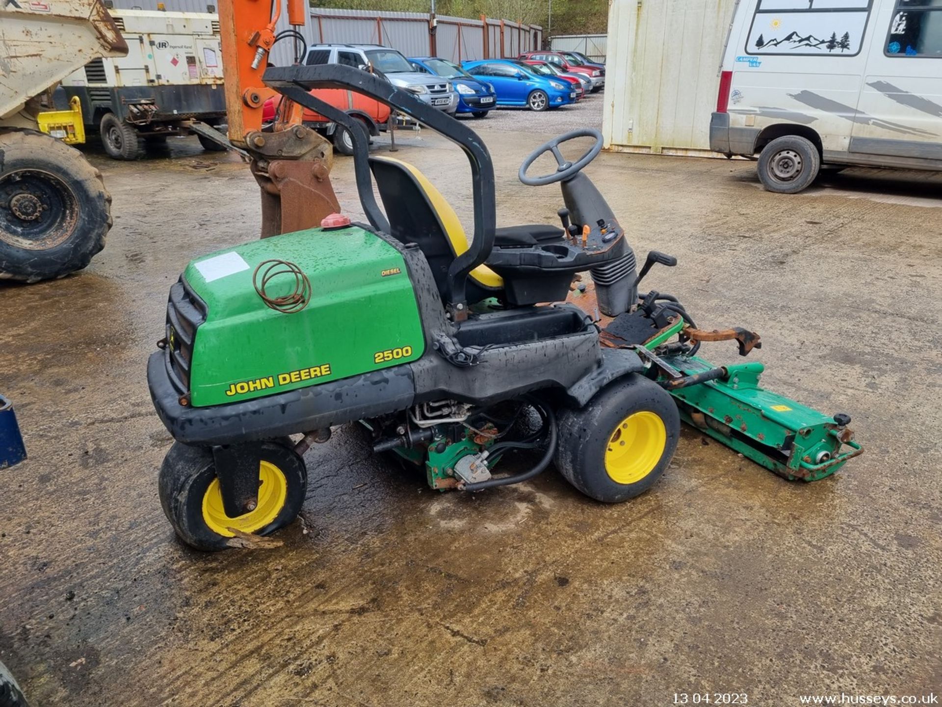 JOHN DEERE TRIPLE MOWER - Image 3 of 3