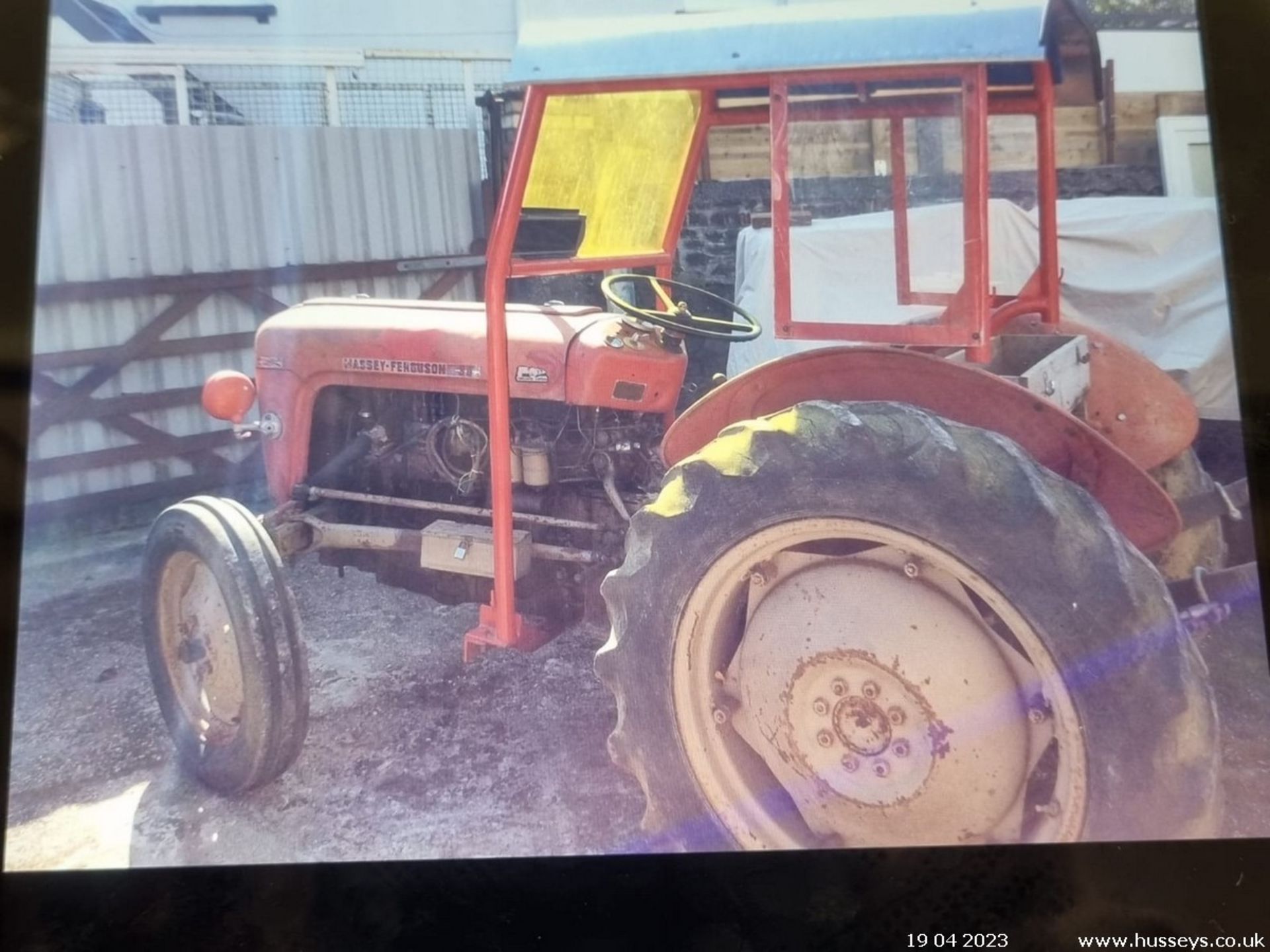 MASSEY FERGUSON 4 CYLINDER TRACTOR - Image 5 of 14