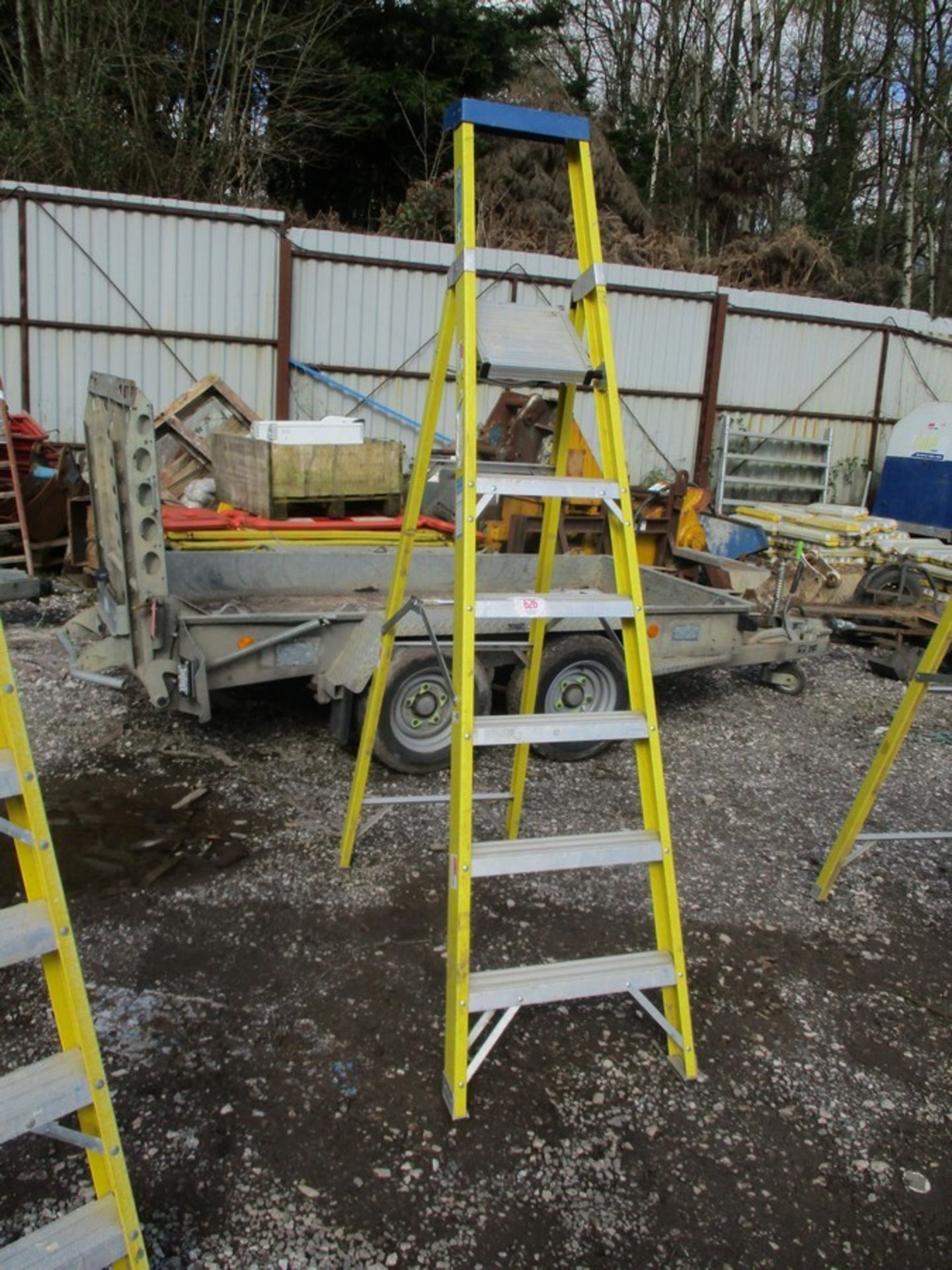 STEP LADDER 3309967