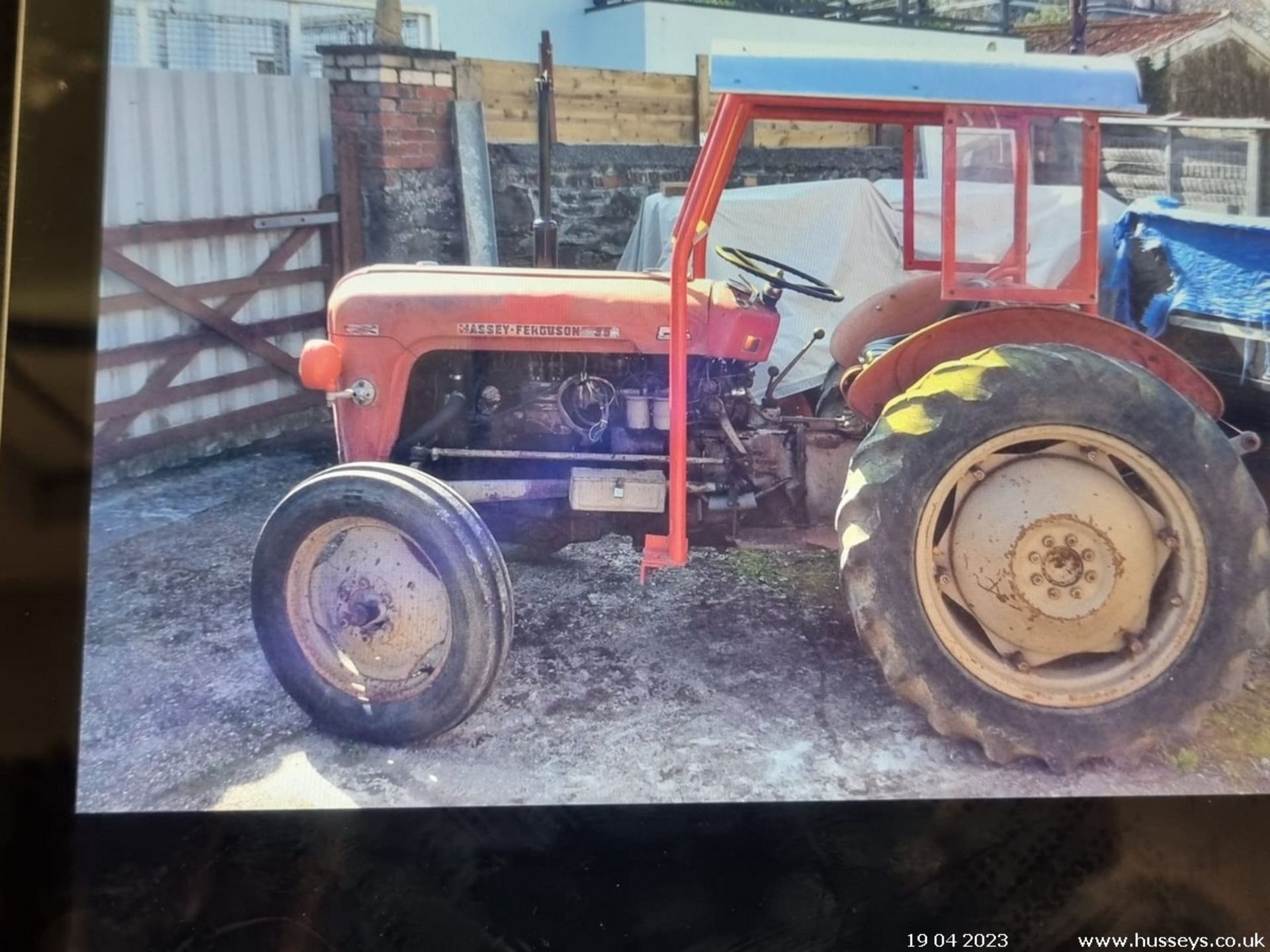 MASSEY FERGUSON 4 CYLINDER TRACTOR