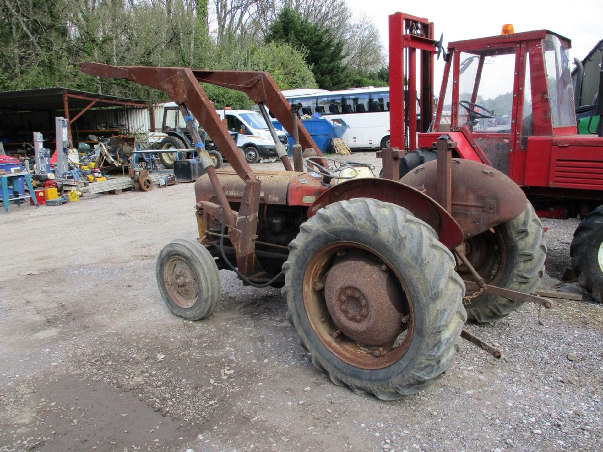 MASSEY FERGUSON 35 TRACTOR C.W LOADER - Image 3 of 5