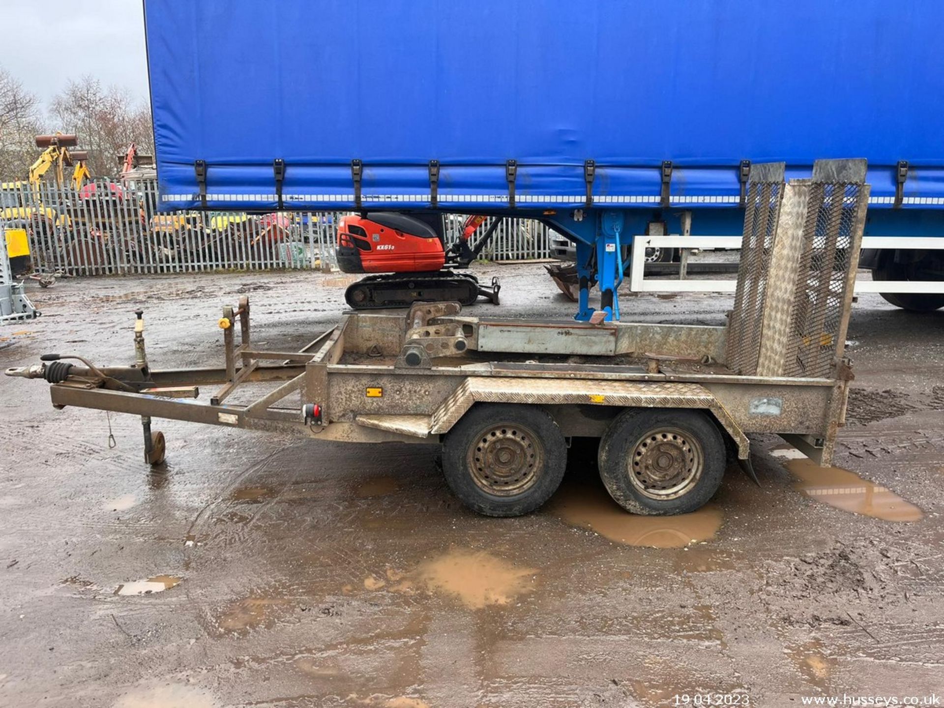INDESPENSION PLANT TRAILER WITH AUTO LOCK TRACK SYSTEM
