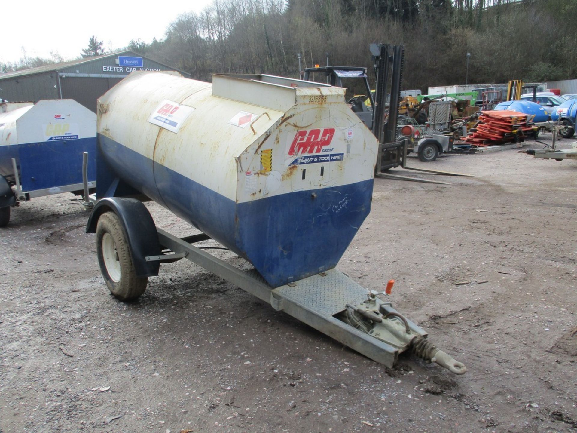 MAIN 2000 LITRE DIESEL BOWSER 3215855 - Image 2 of 4