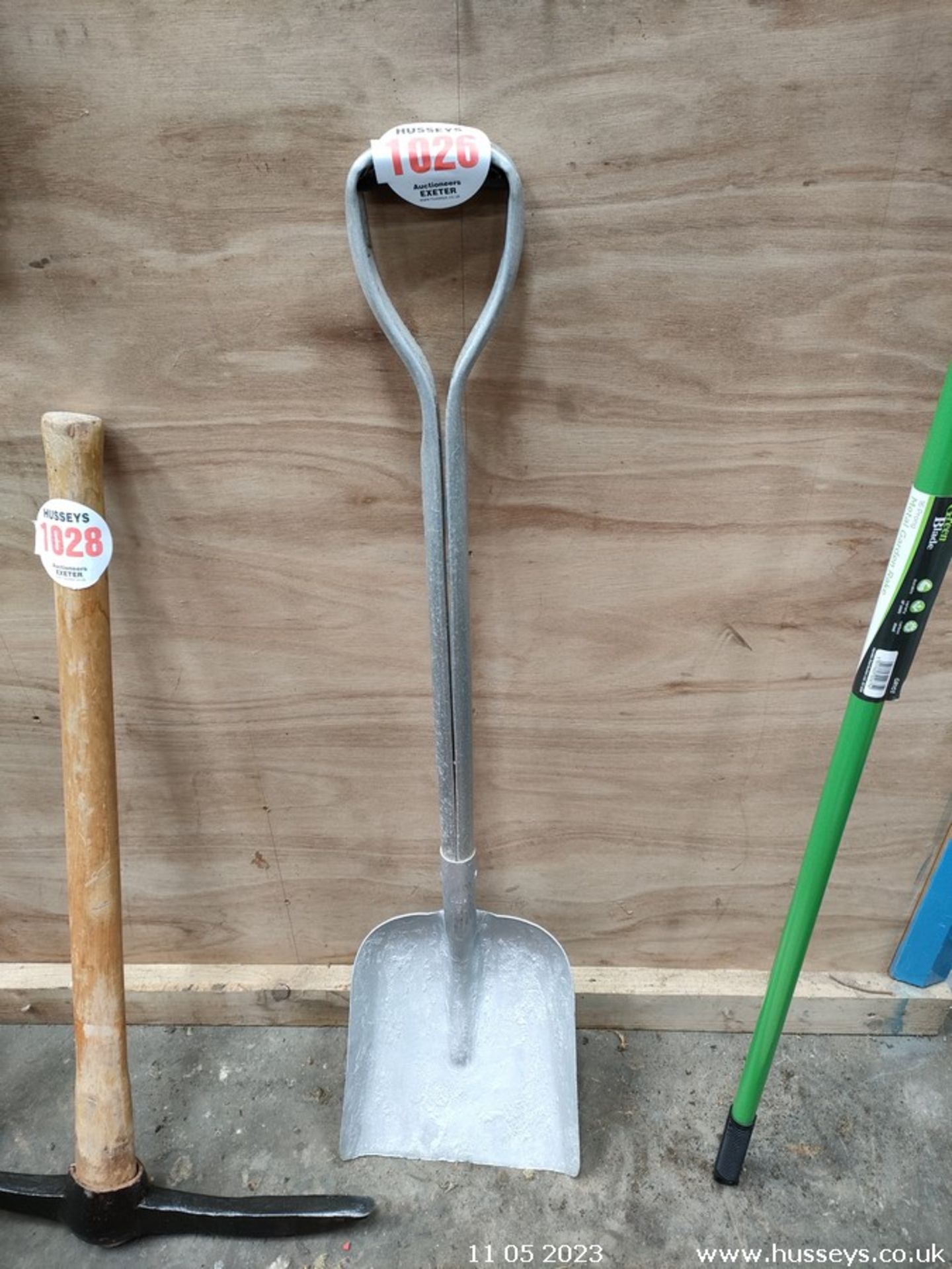 ALUMINIUM SHOVEL