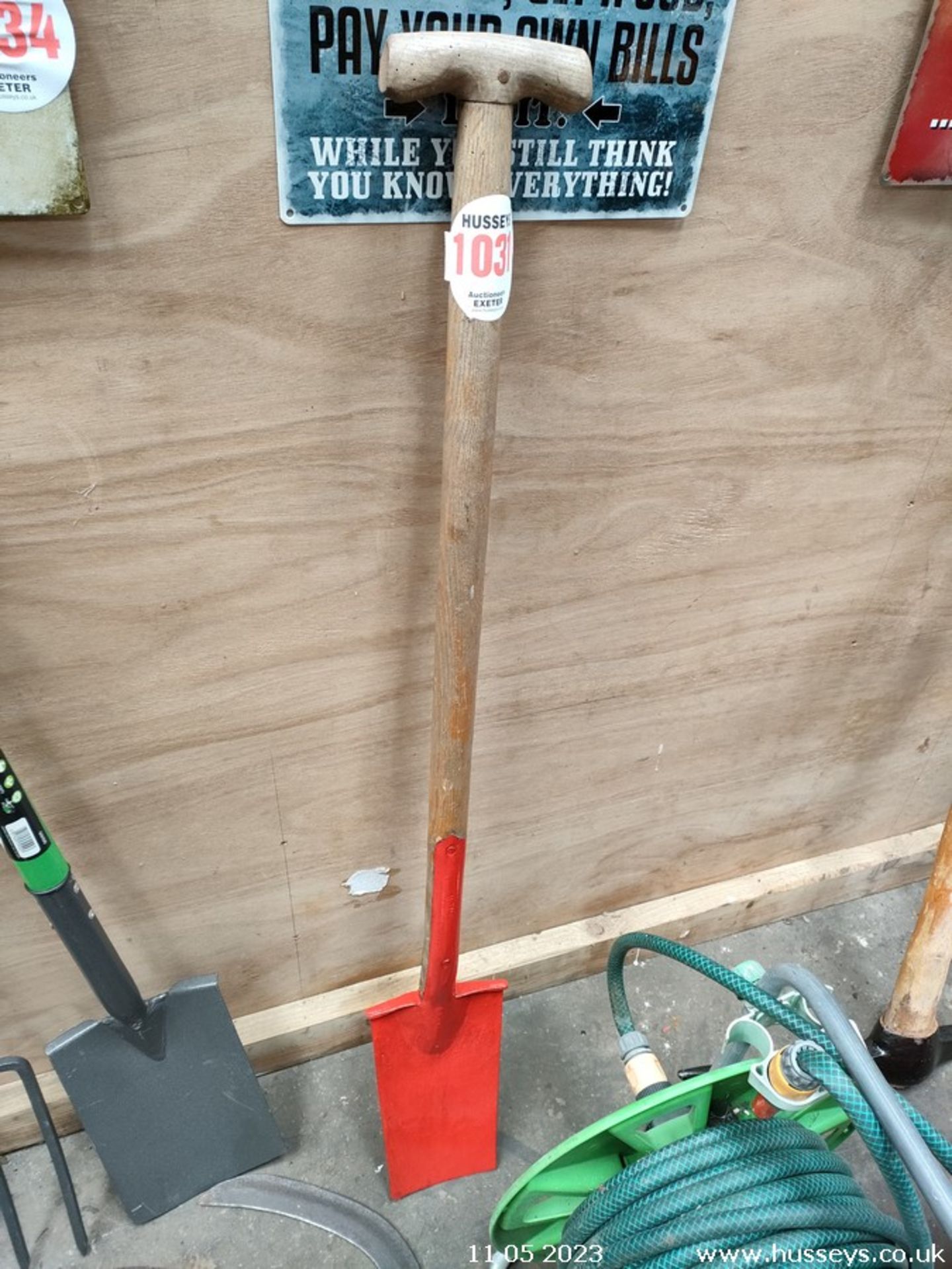 POST DIGGING SPADE