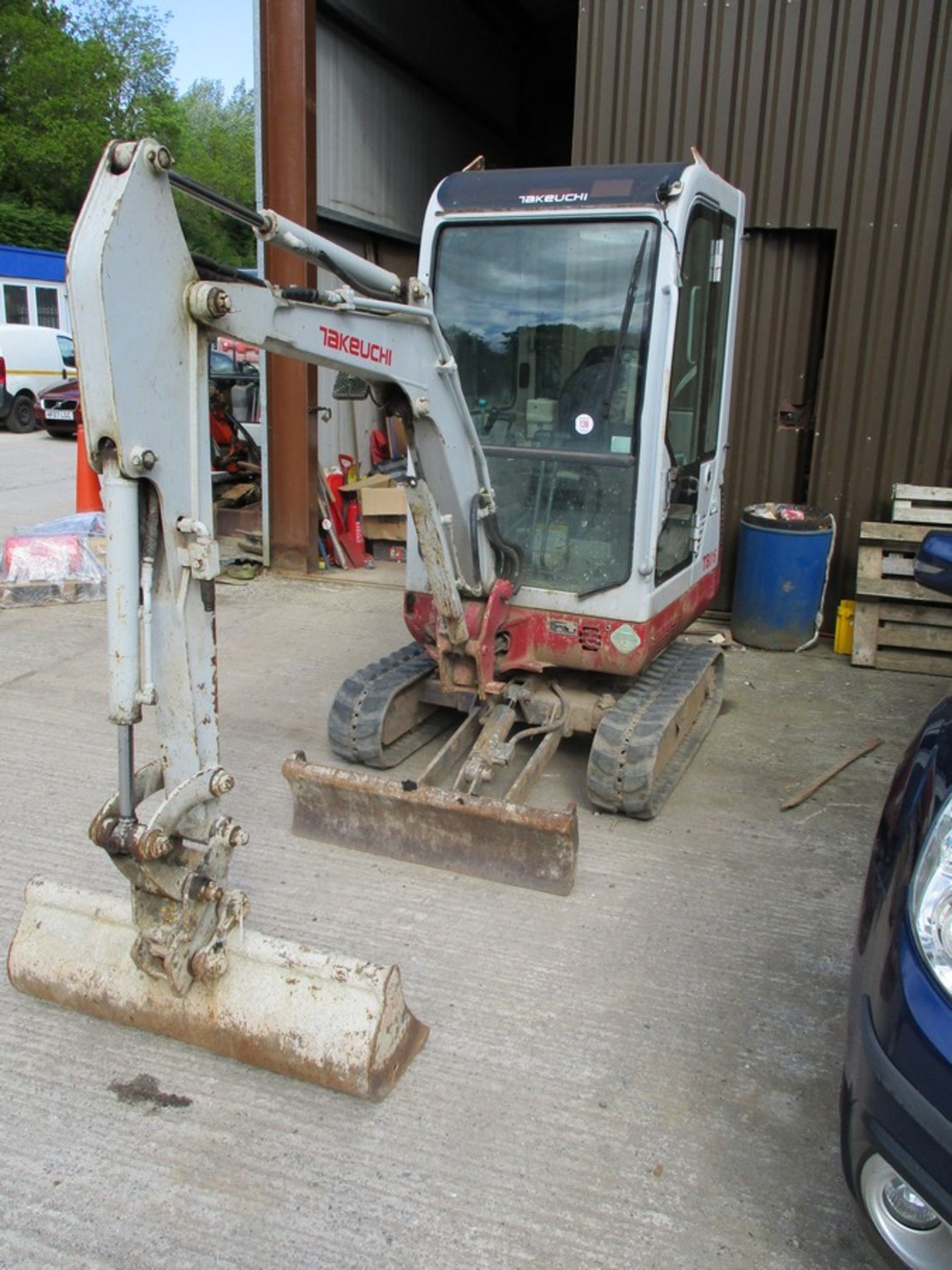 TAKEUCHI TB106 MINI DIGGER C.W 1 BUCKET 2013 3700HRS FULL CAB (DIRECT FROM A COMPANY)